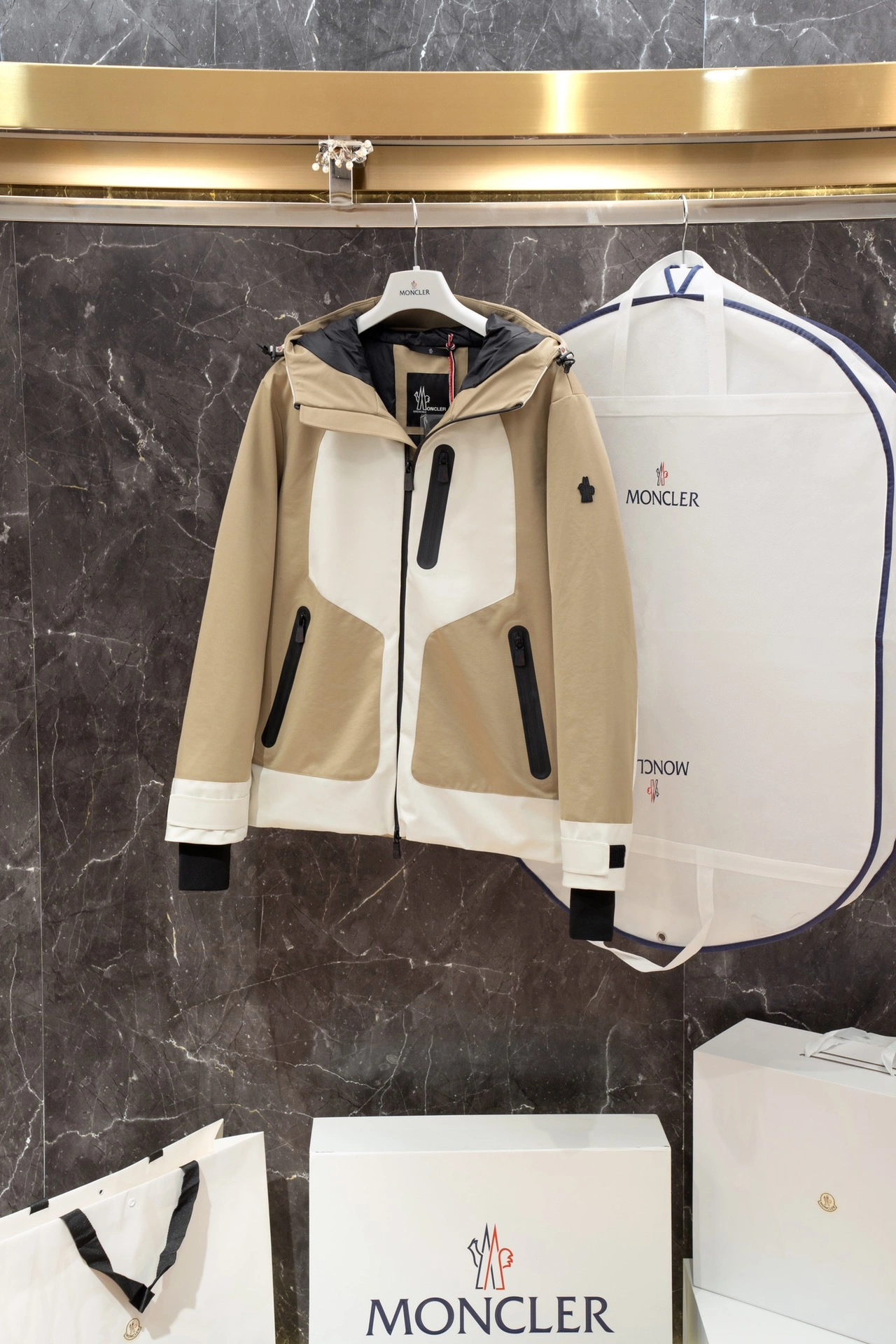 FlexibleFit Moncler Down Jackets 145846