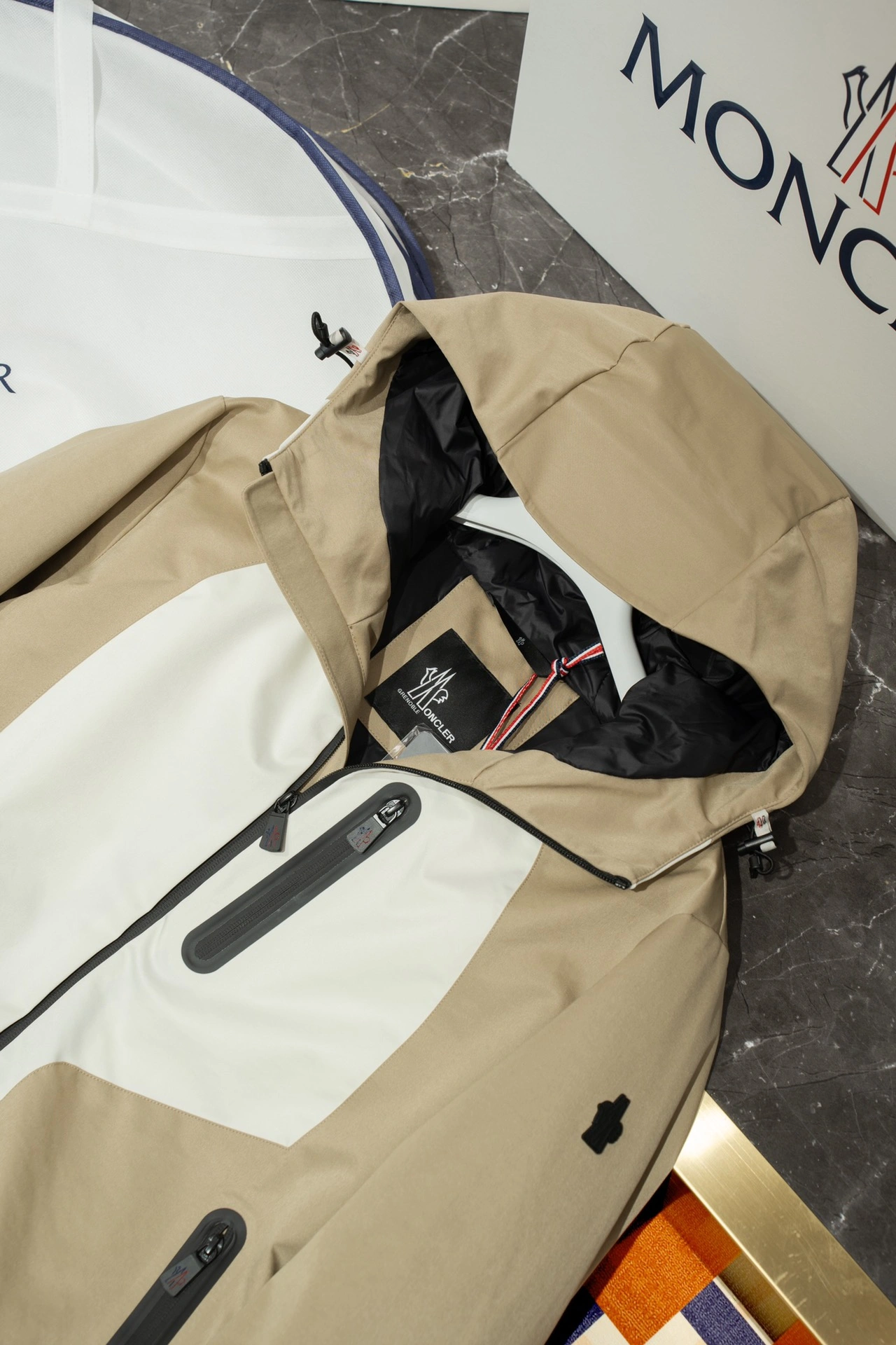 FlexibleFit Moncler Down Jackets 145846