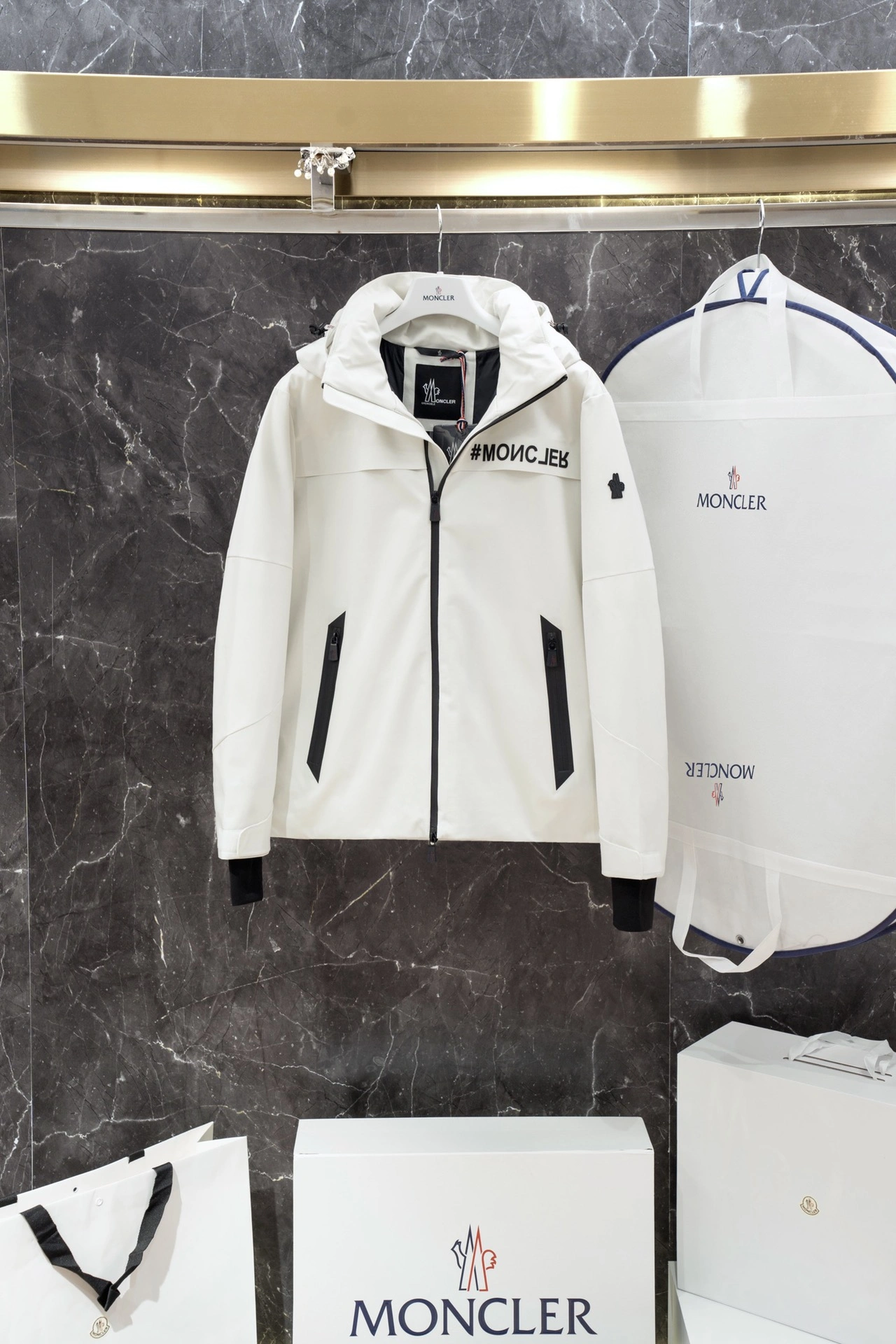Moncler Down Jackets TravelReady 145845