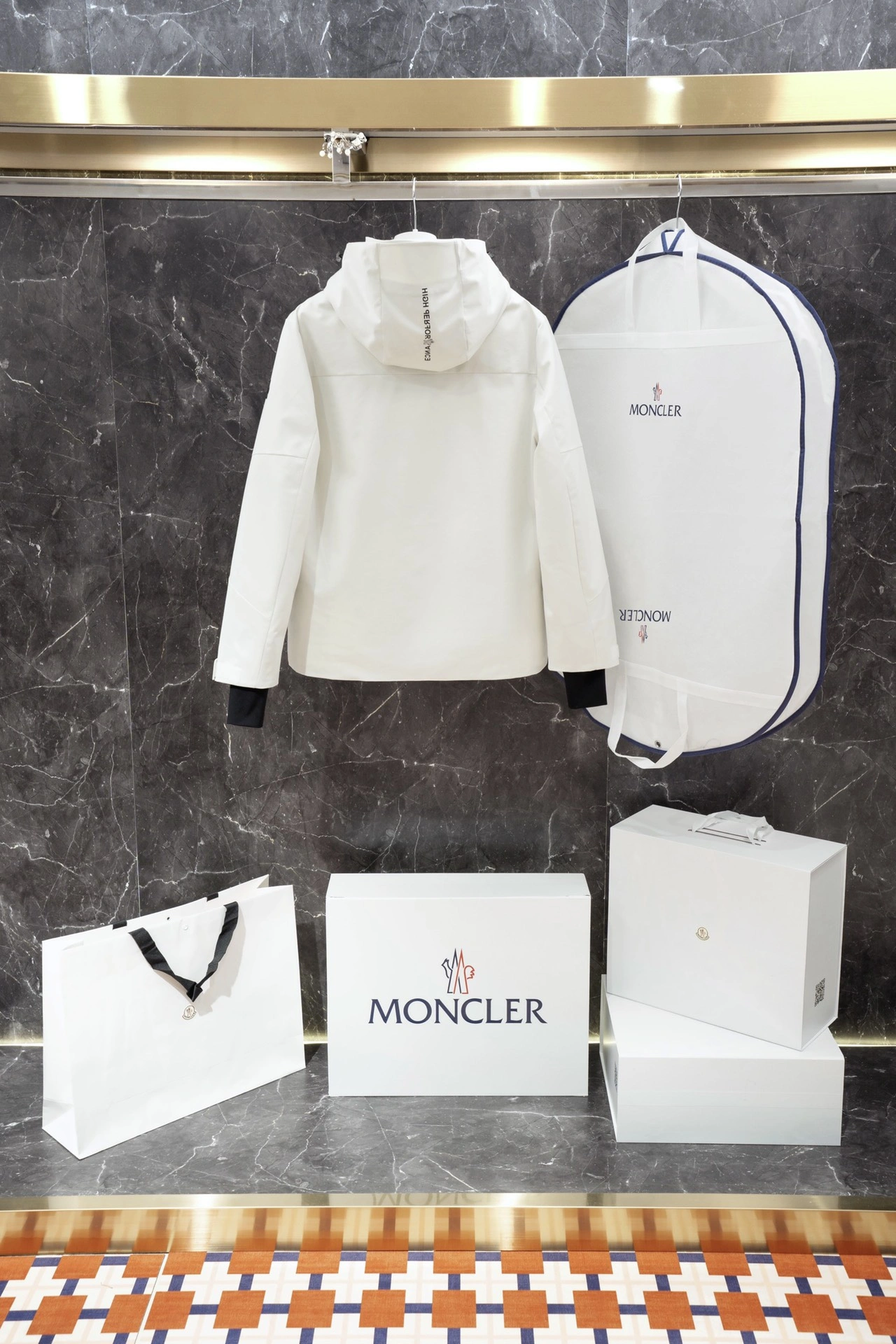 Moncler Down Jackets TravelReady 145845