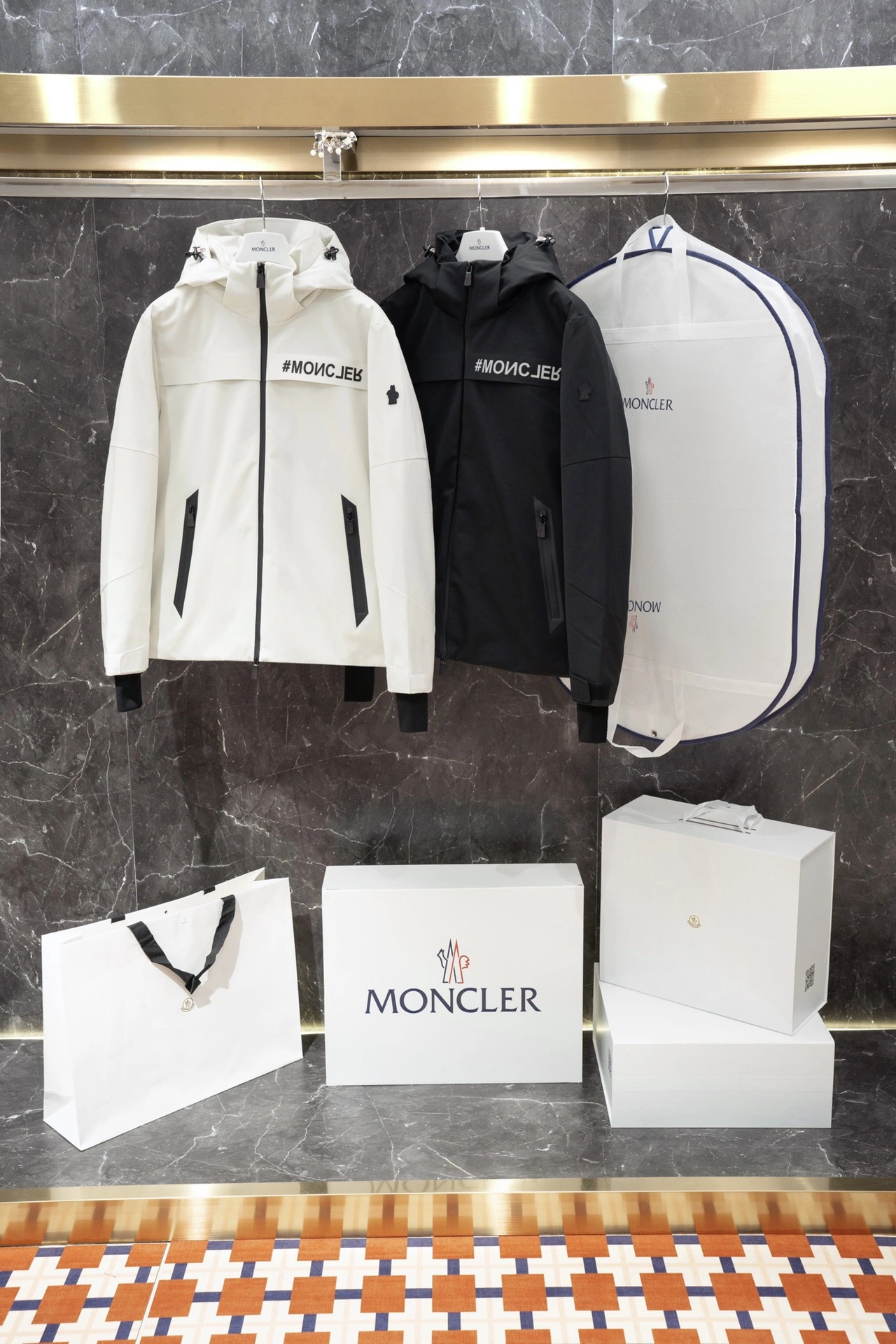 Bright Moncler Down Jackets 145844