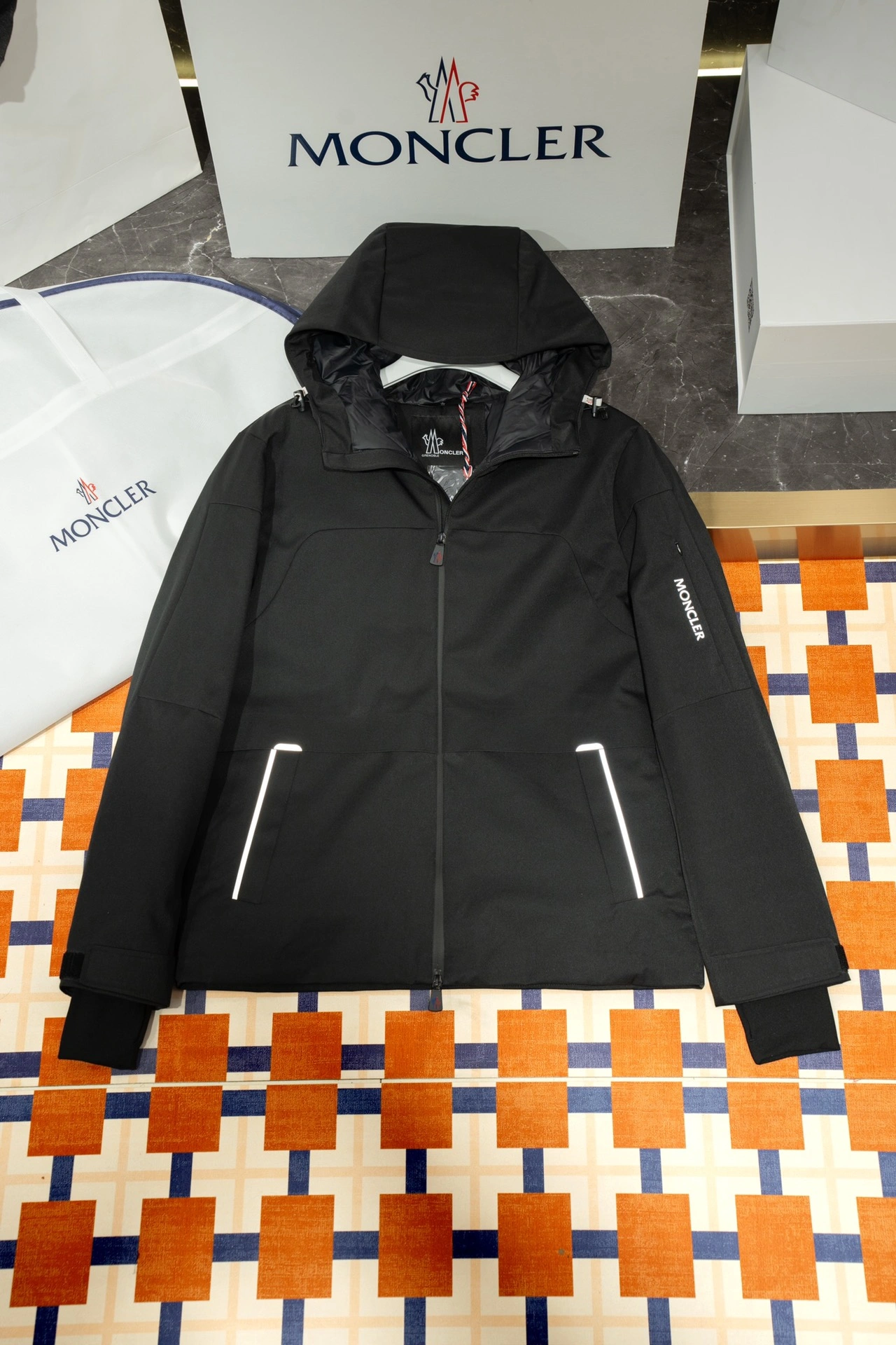 Moncler Down Jackets Chic 145848