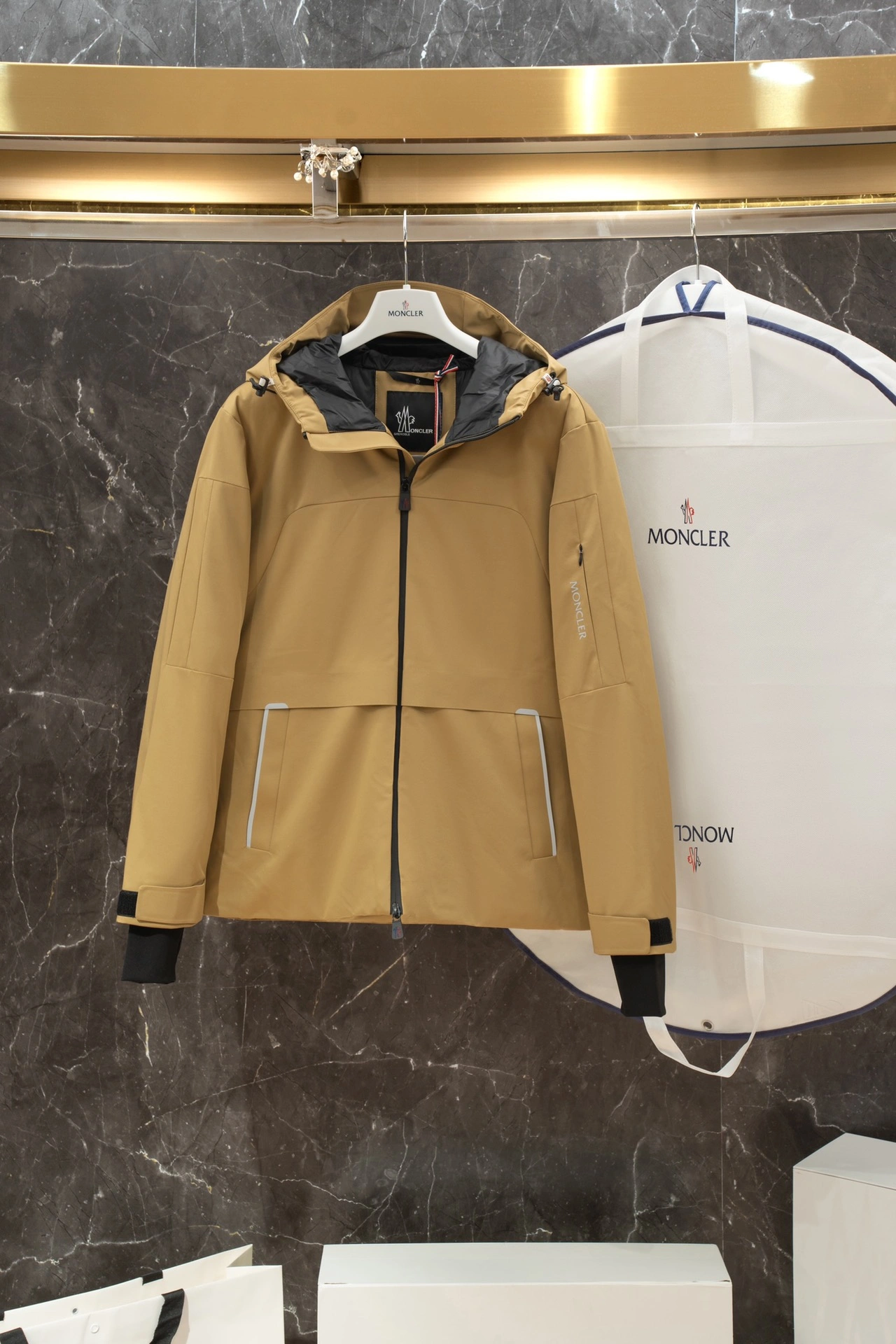 Moncler Down Jackets Stretchable 145842