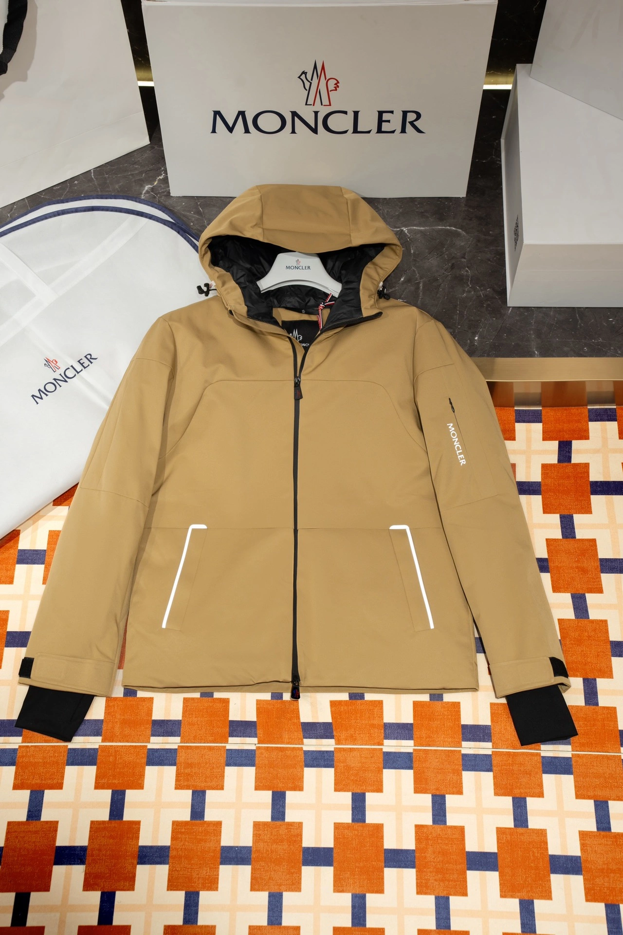 Moncler Down Jackets Stretchable 145842
