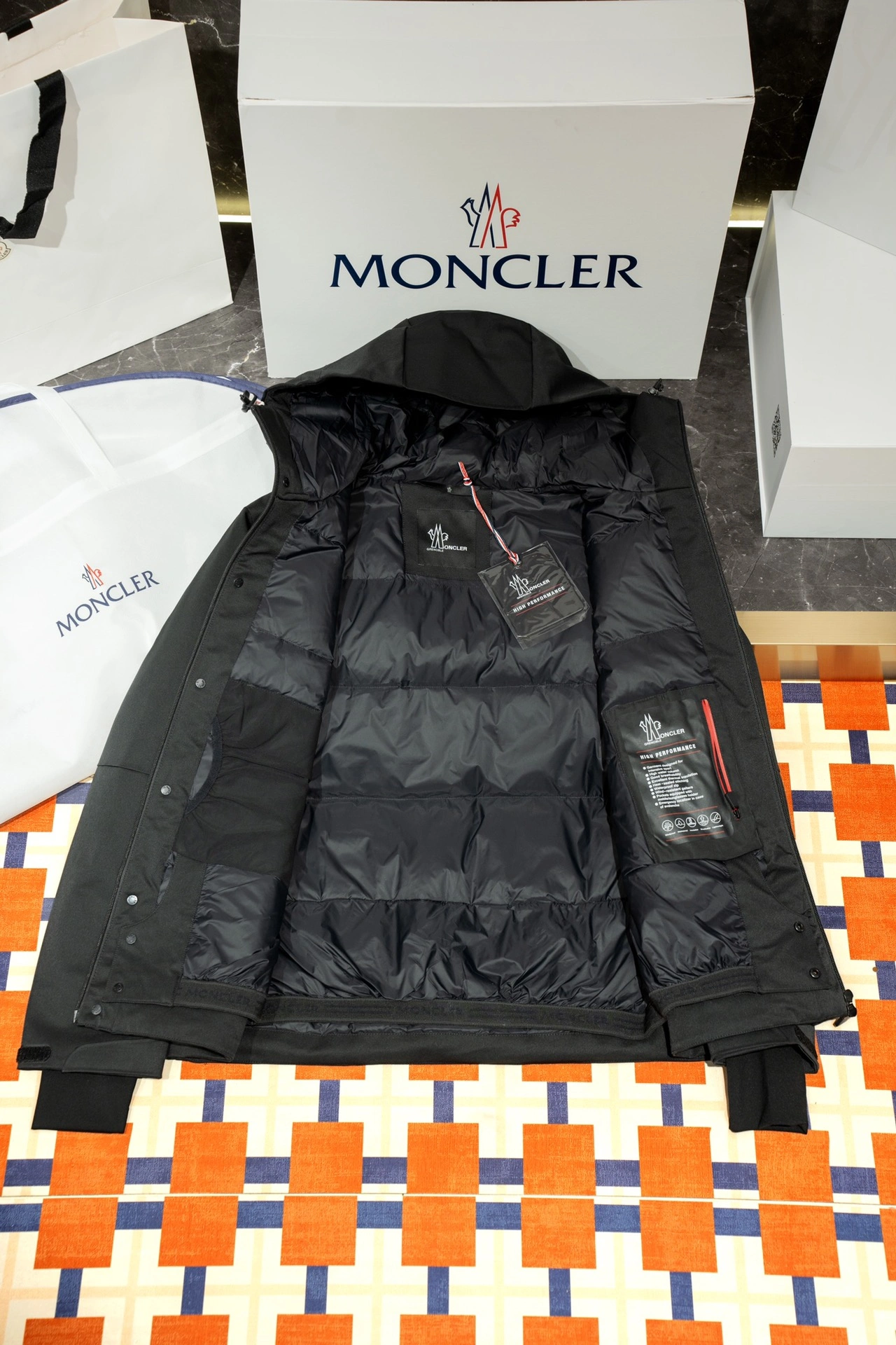 Moncler Down Jackets EasyCare 145837