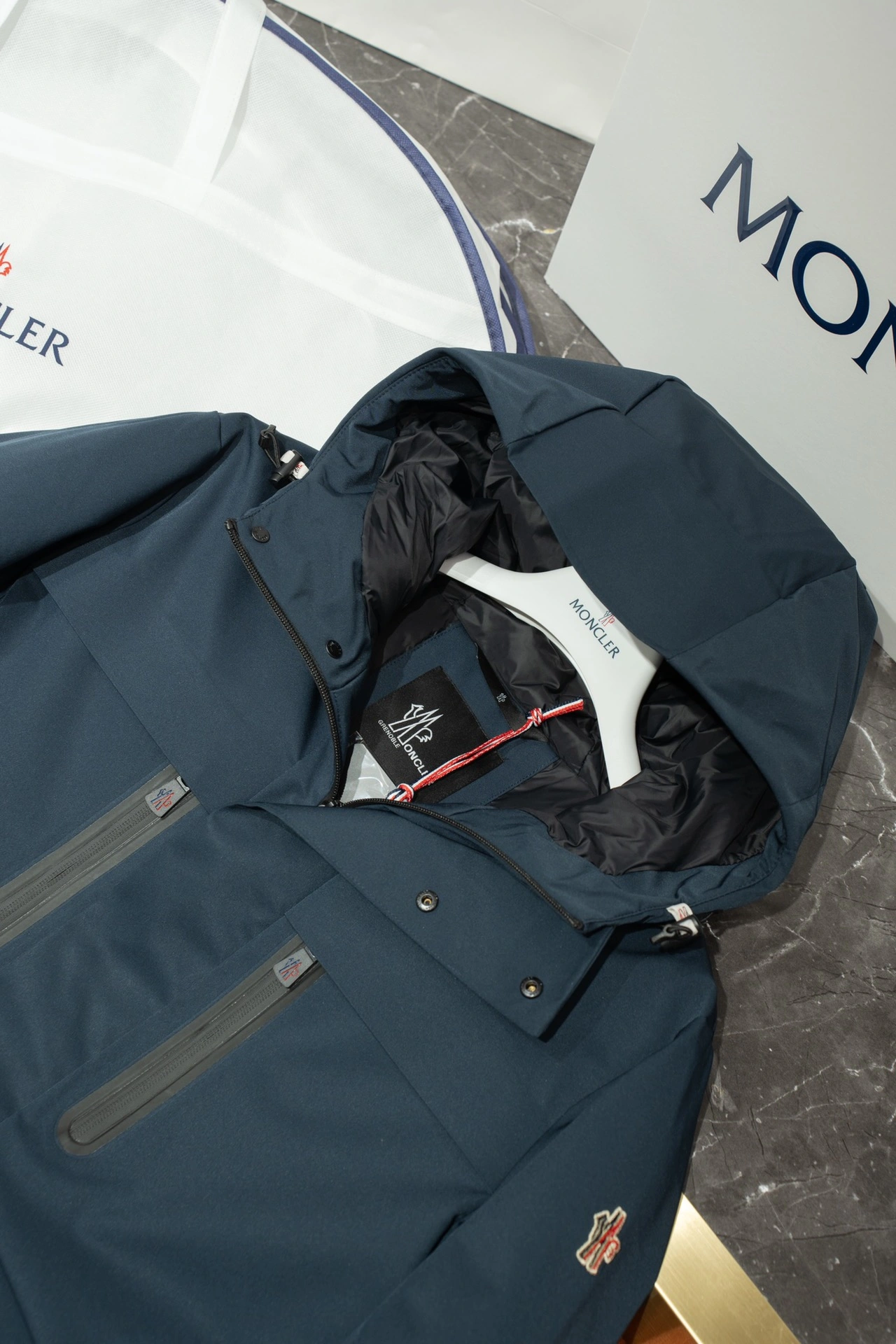 Moncler Down Jackets Fashionable 145843