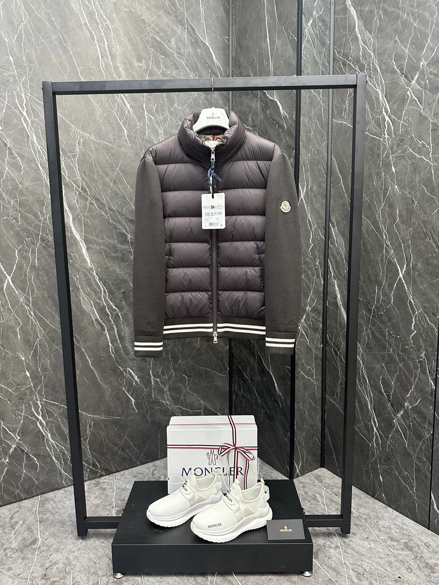 Durable Moncler Down Jackets 145835