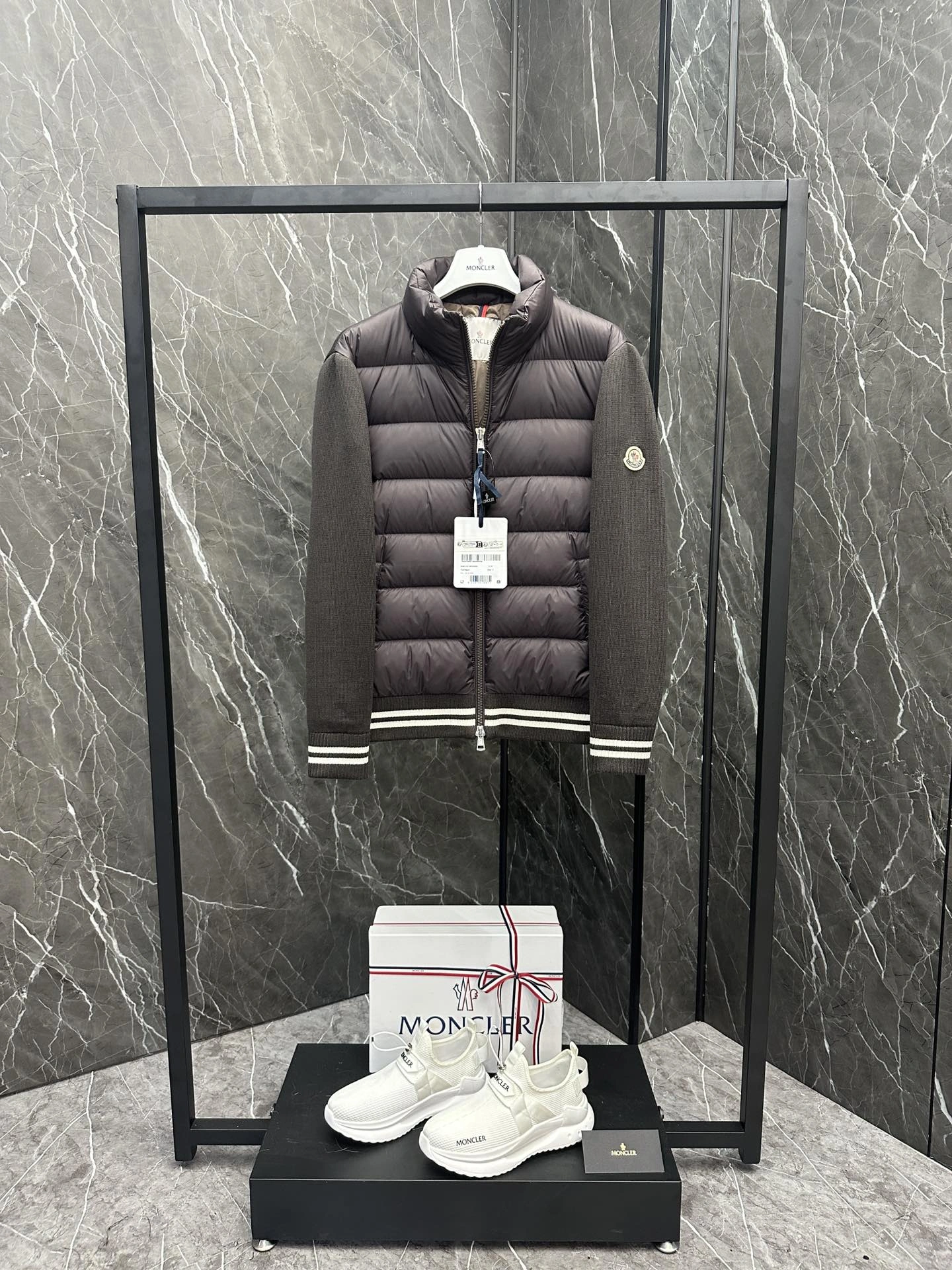Durable Moncler Down Jackets 145835