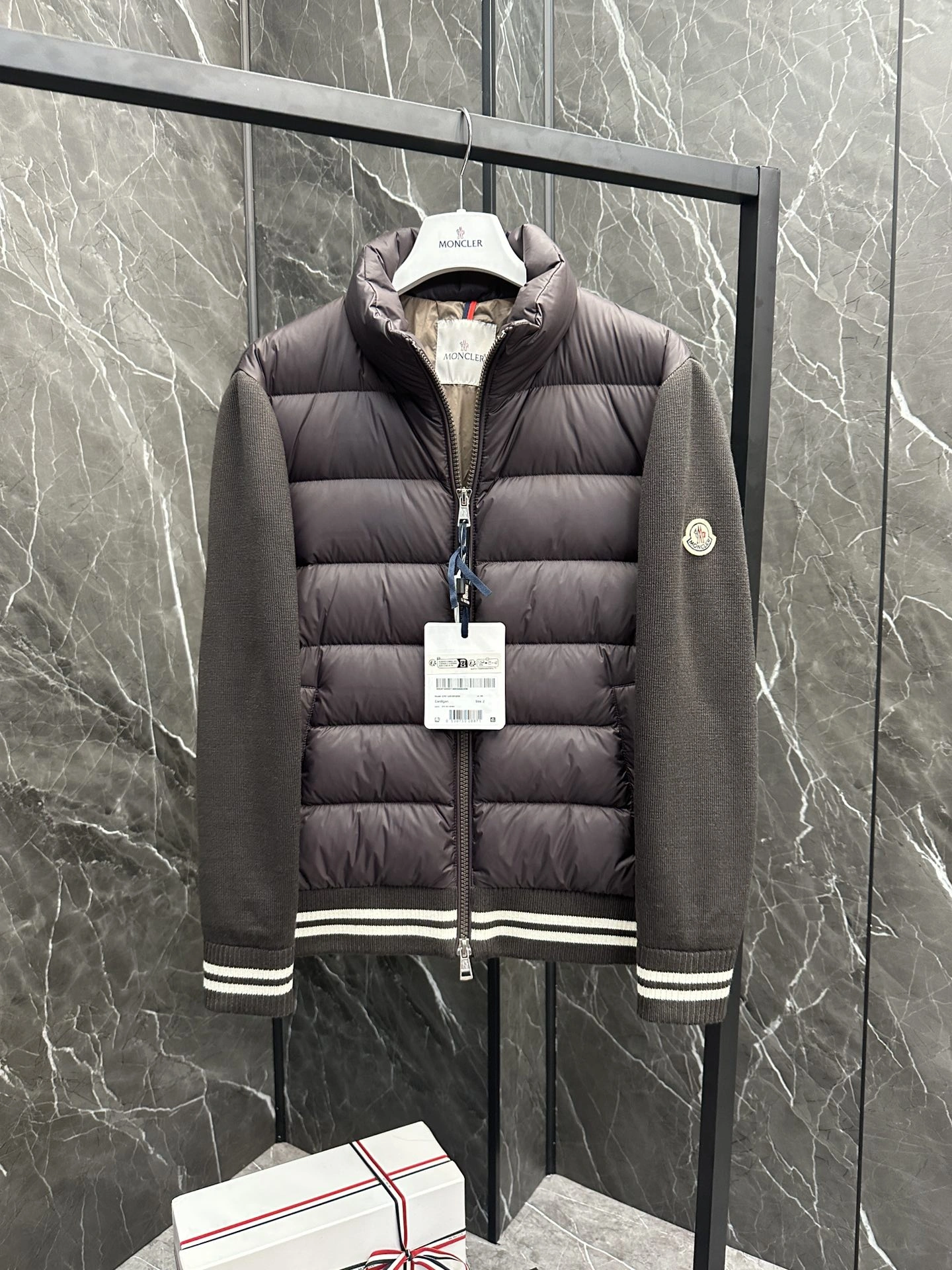 Durable Moncler Down Jackets 145835