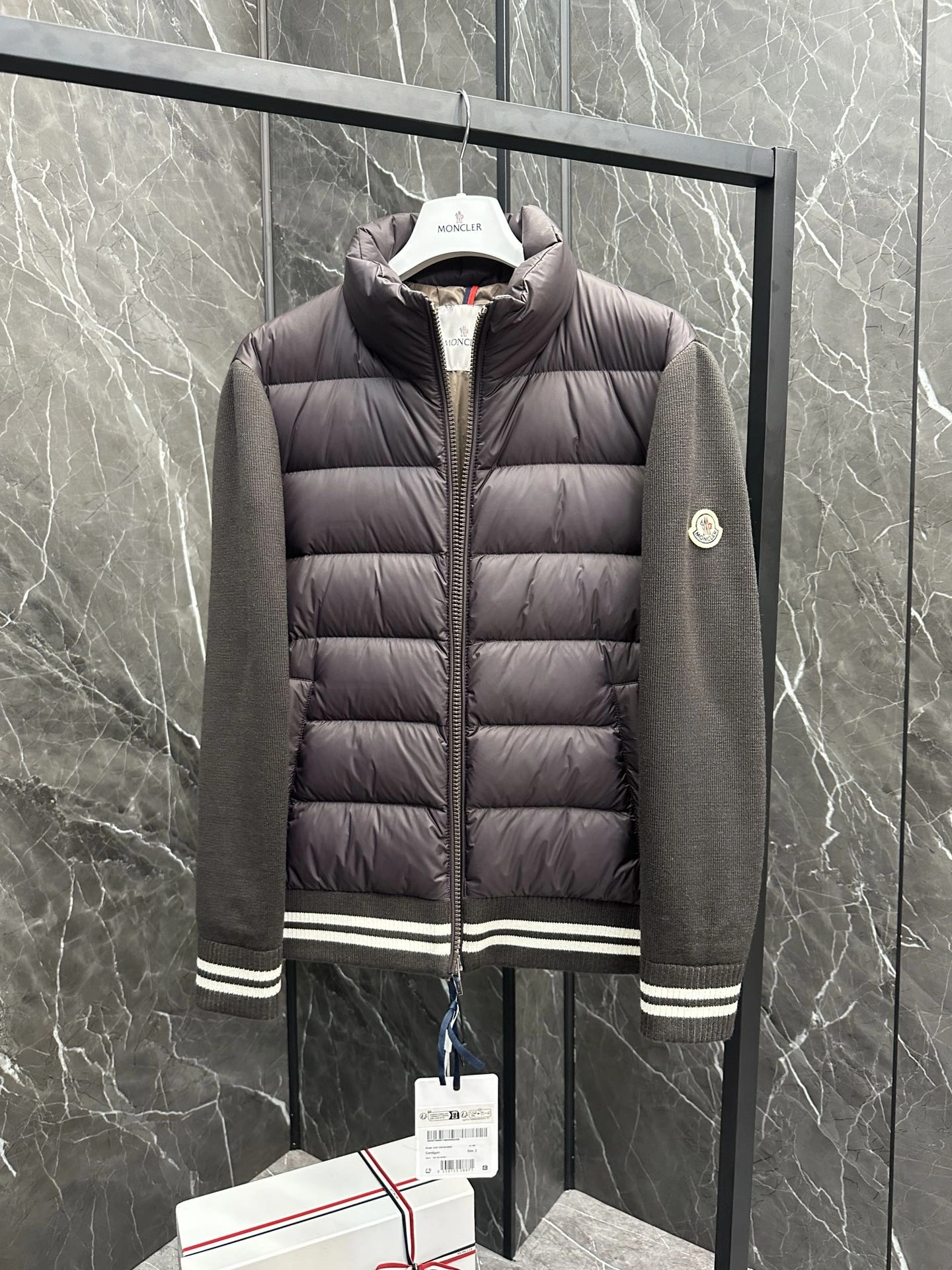 Durable Moncler Down Jackets 145835