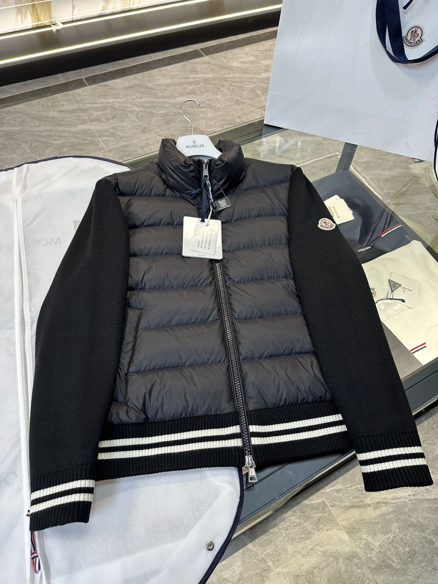 Timeless Moncler Down Jackets 145827
