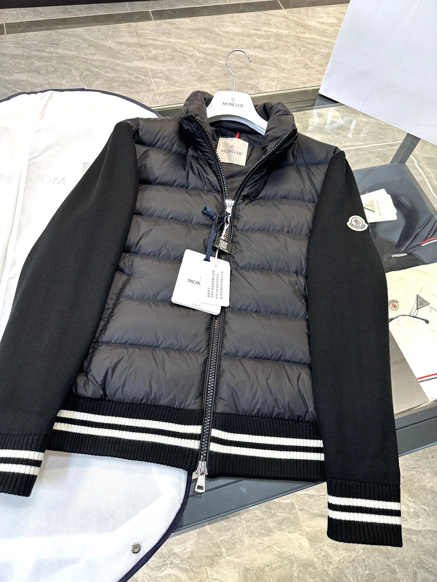 Timeless Moncler Down Jackets 145827