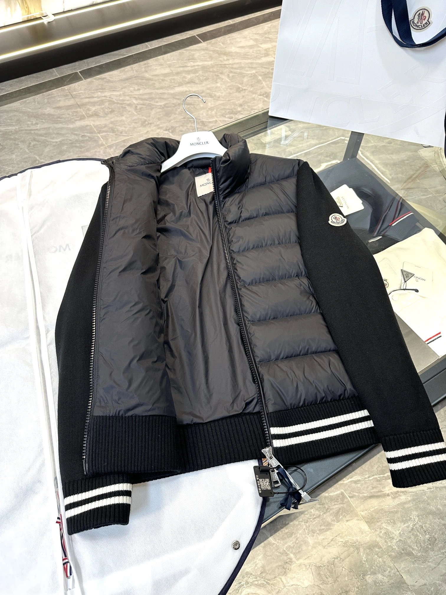 Timeless Moncler Down Jackets 145827
