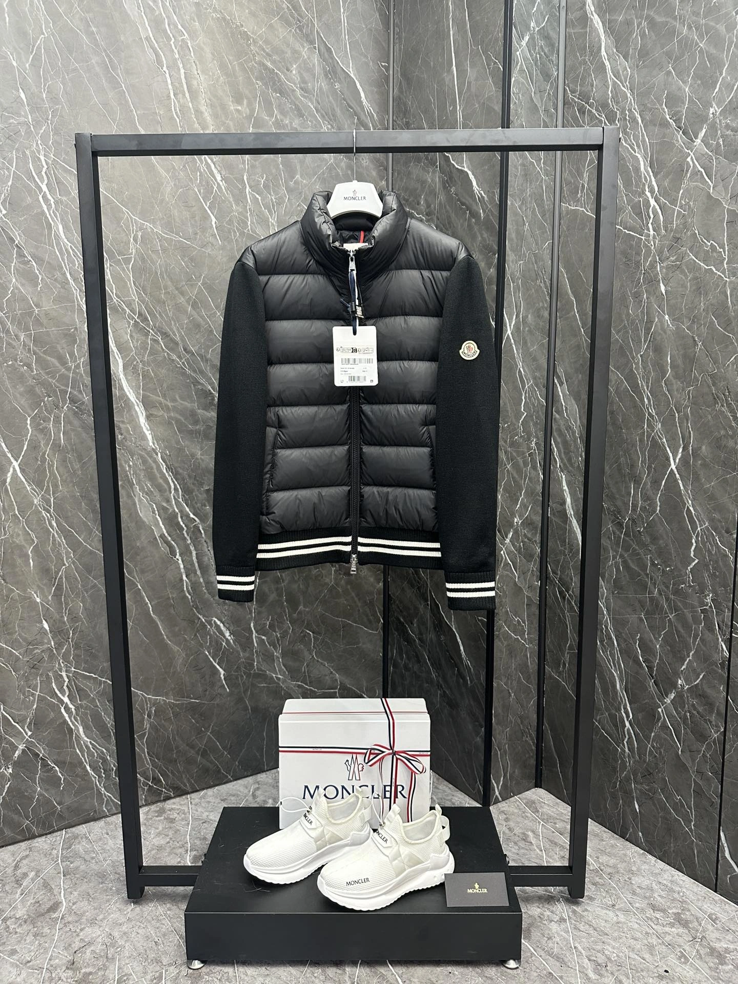 Moncler Down Jackets NewStyle 145826
