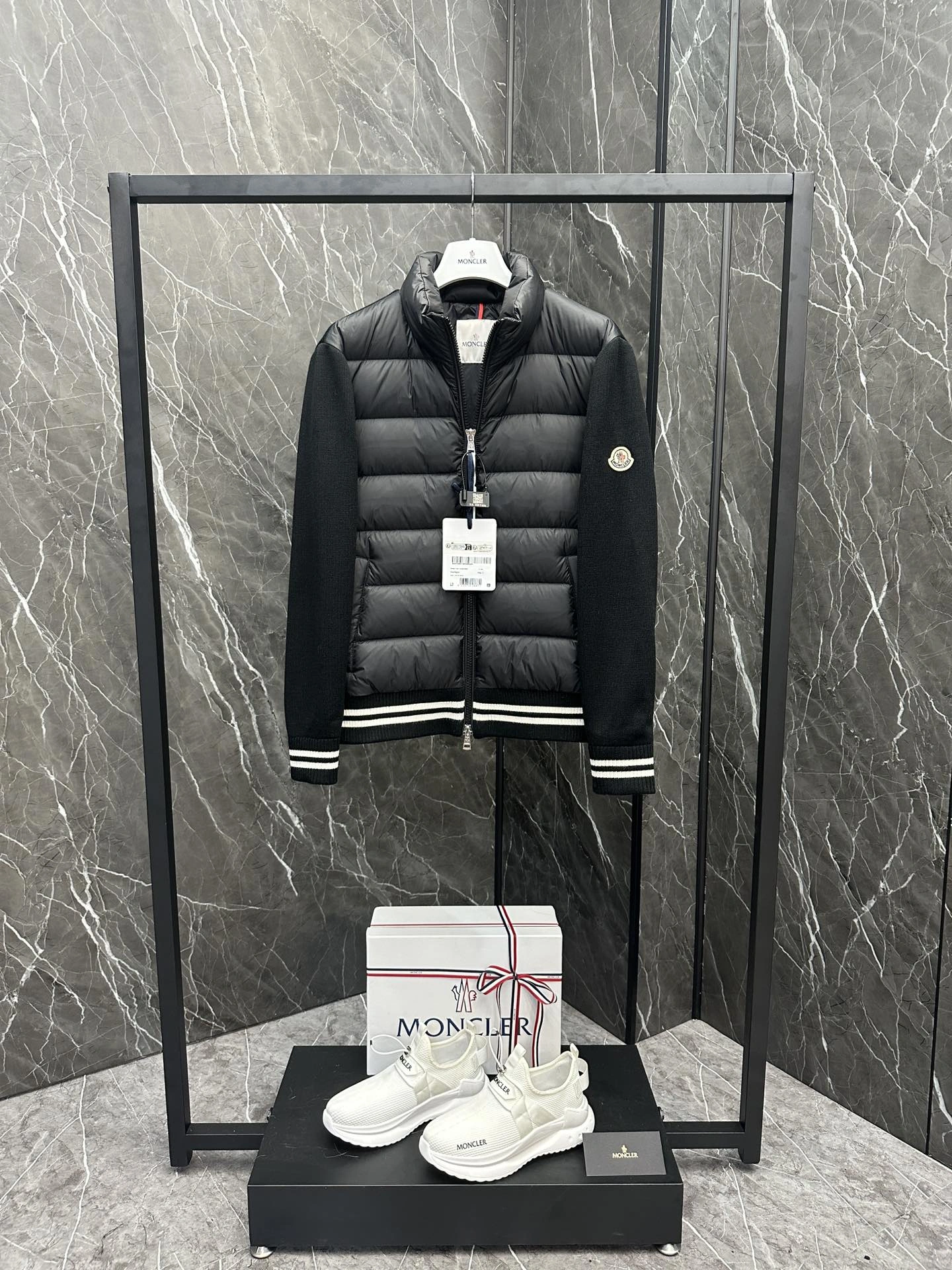Moncler Down Jackets NewStyle 145826