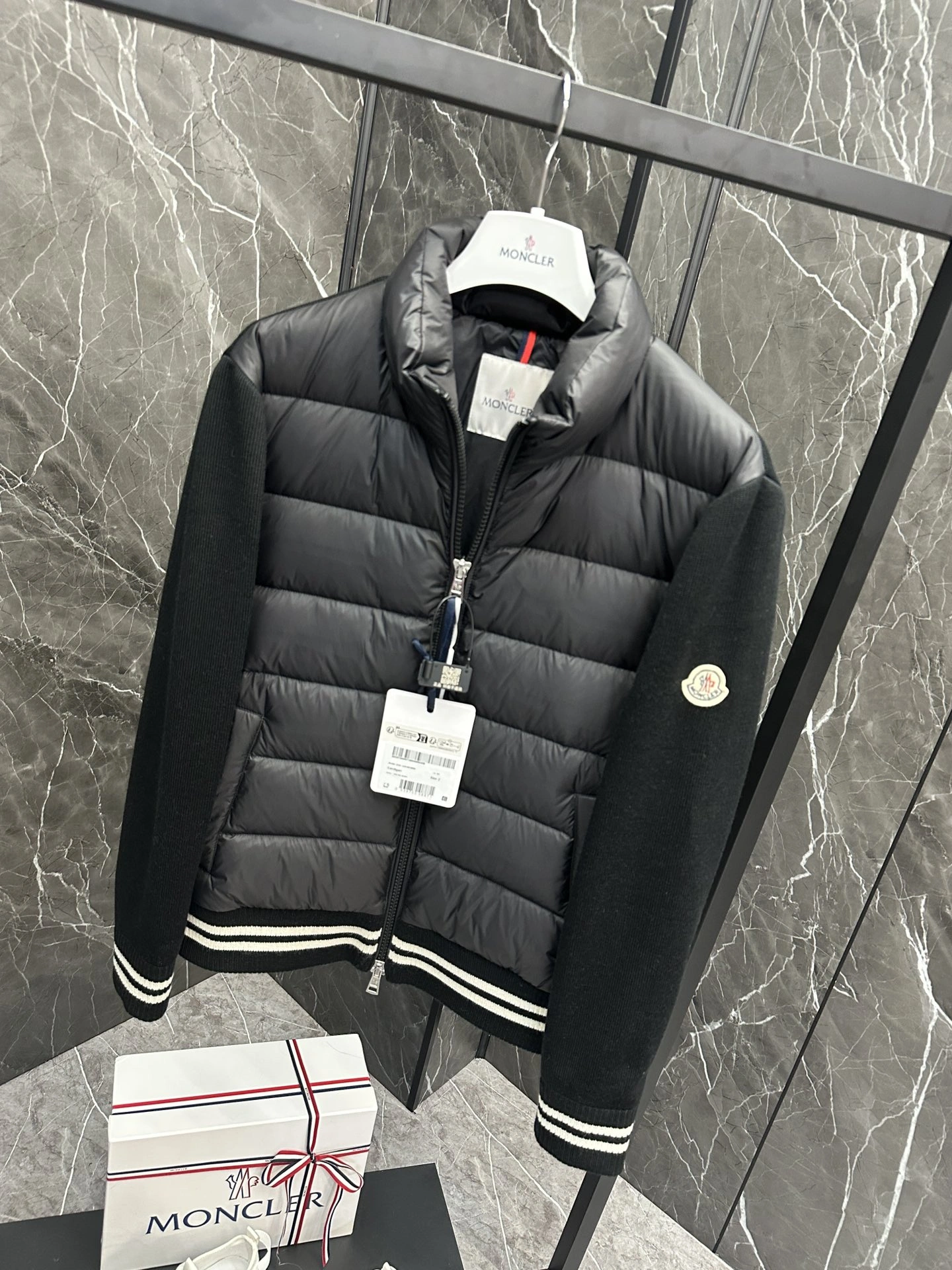Moncler Down Jackets NewStyle 145826