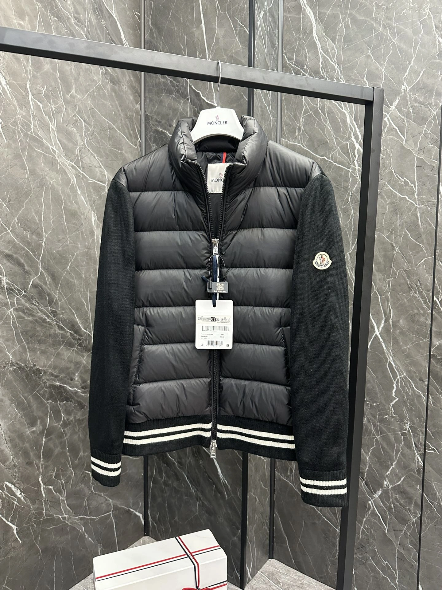 Moncler Down Jackets NewStyle 145826