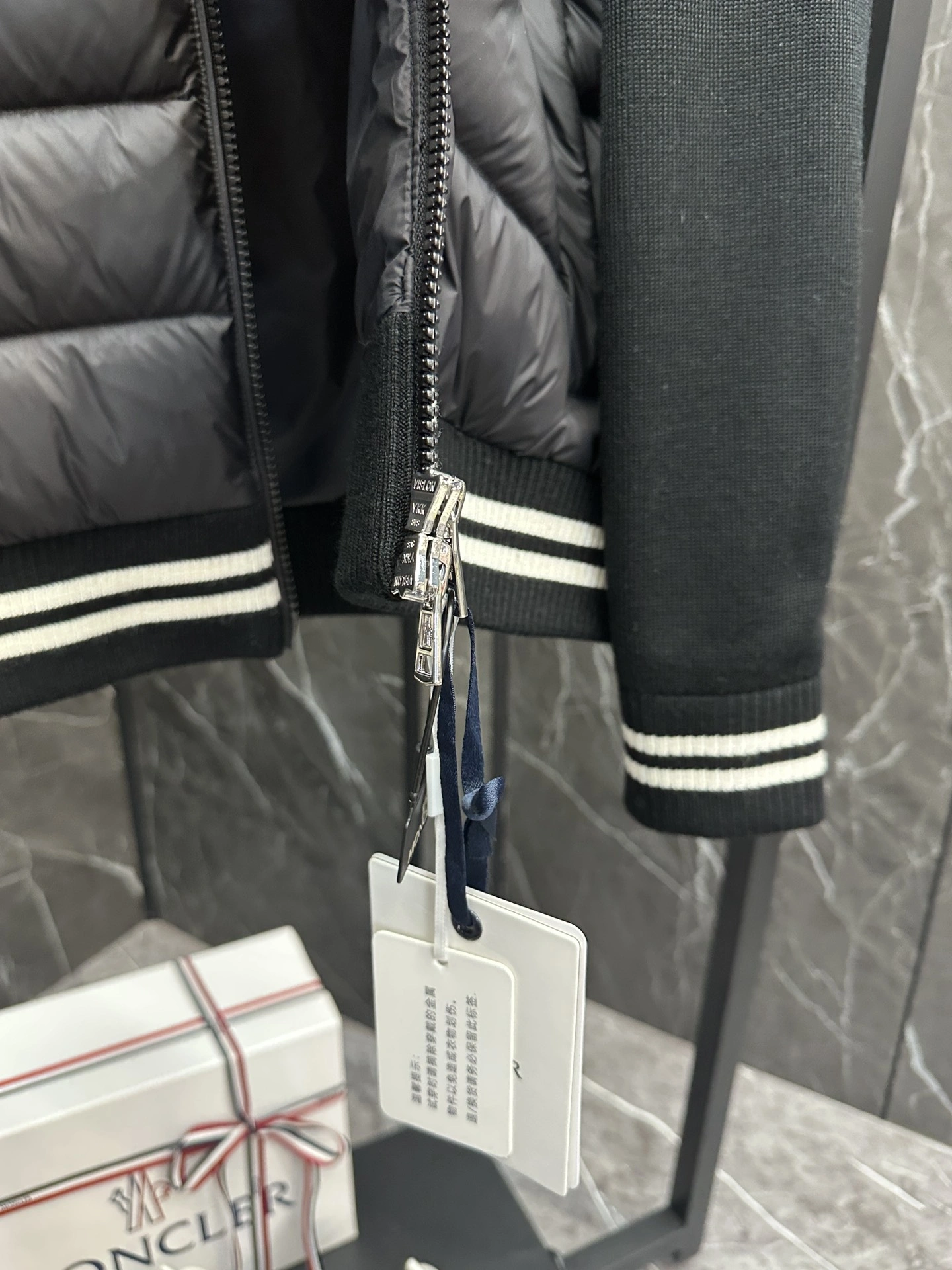 Moncler Down Jackets NewStyle 145826