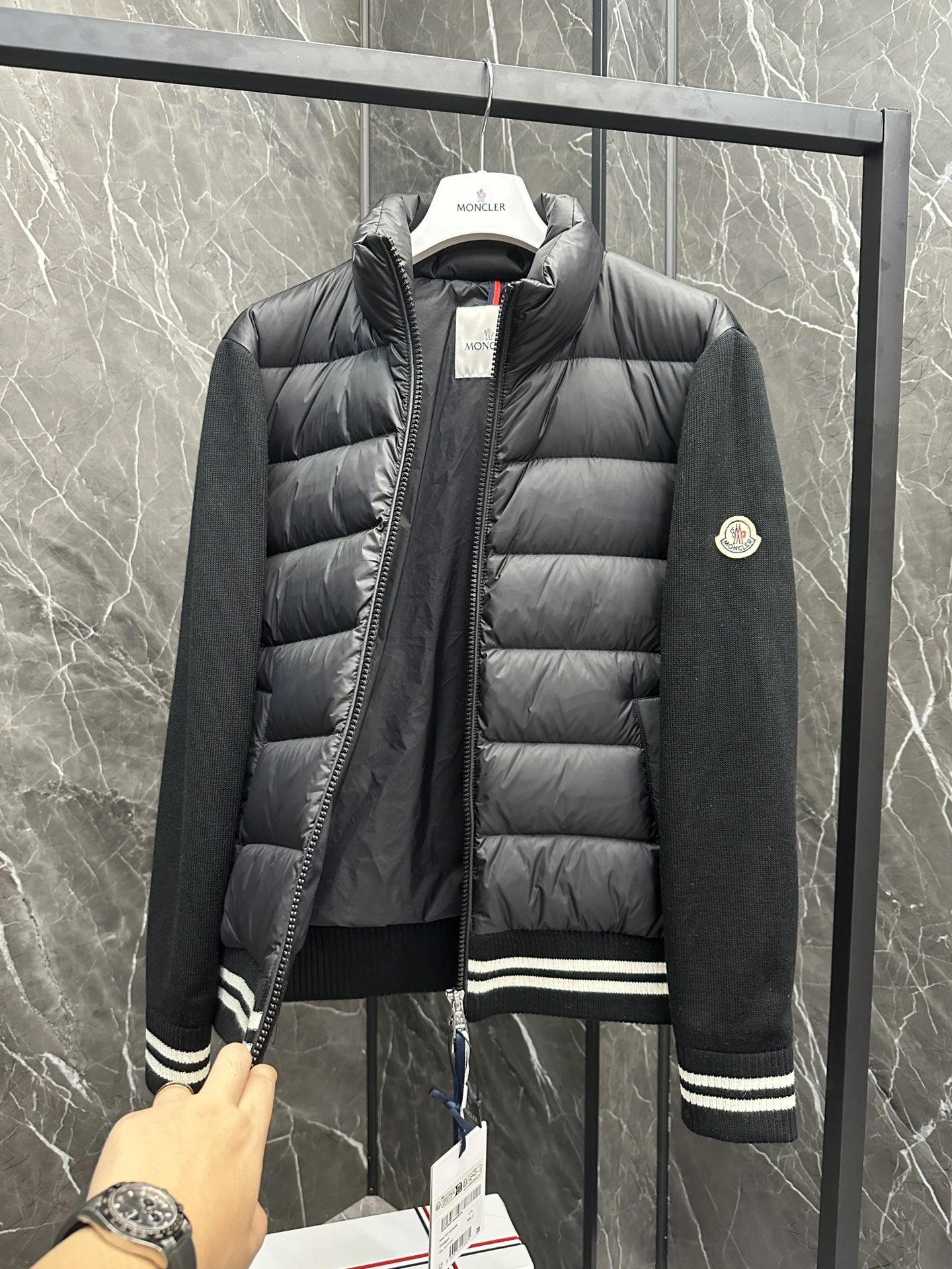 Moncler Down Jackets NewStyle 145826
