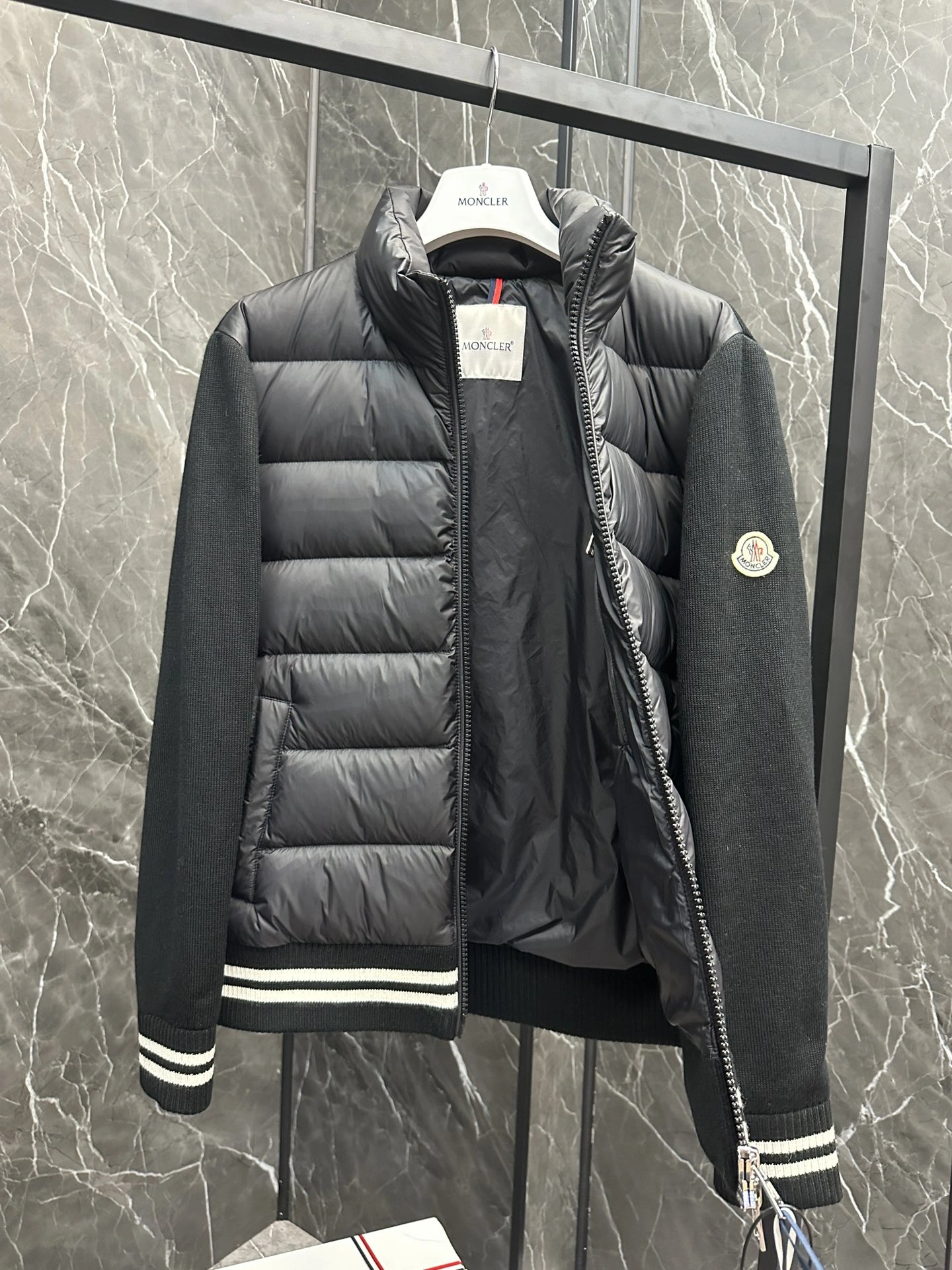 Moncler Down Jackets NewStyle 145826