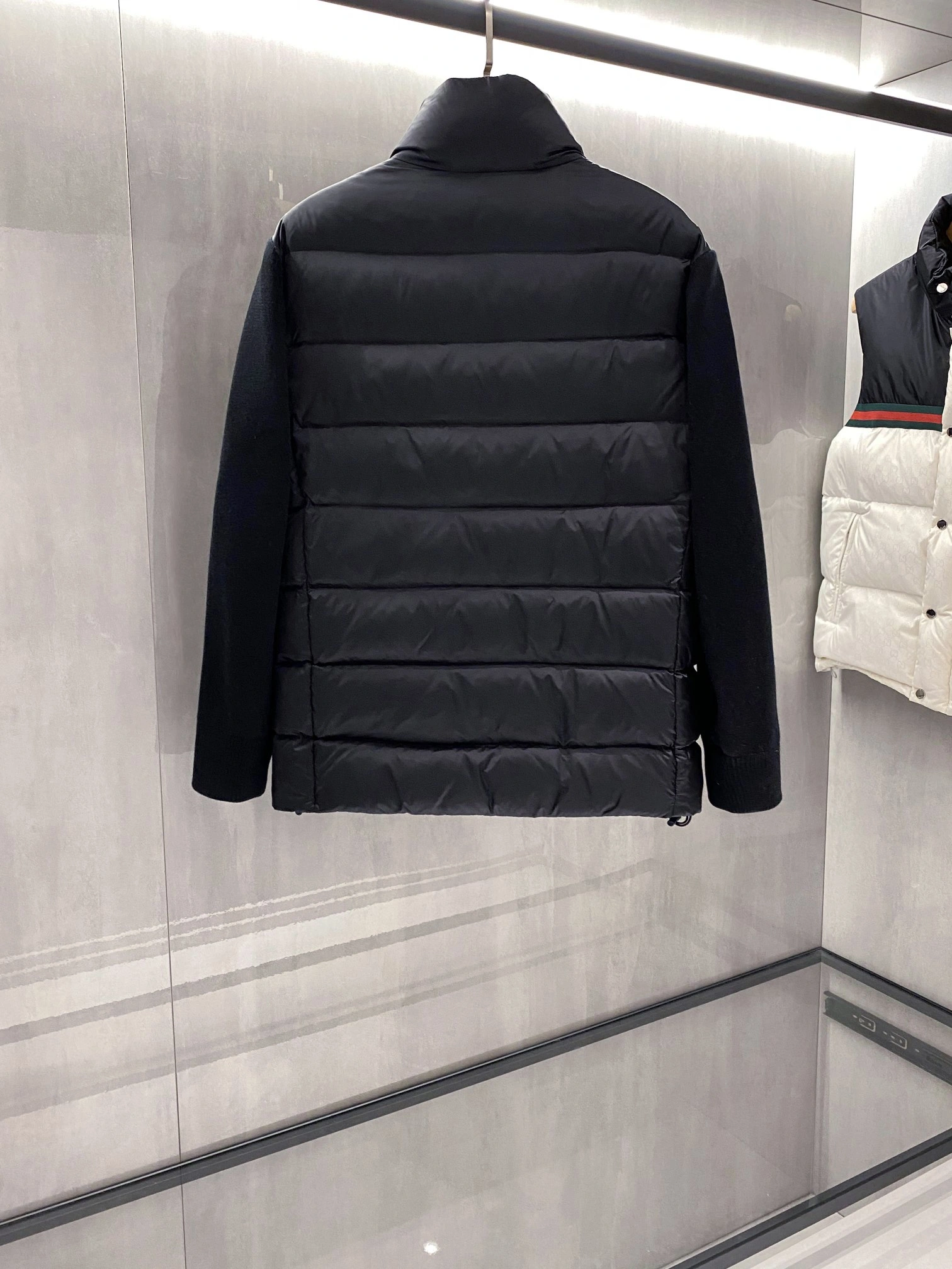 Bold Moncler Down Jackets 145828