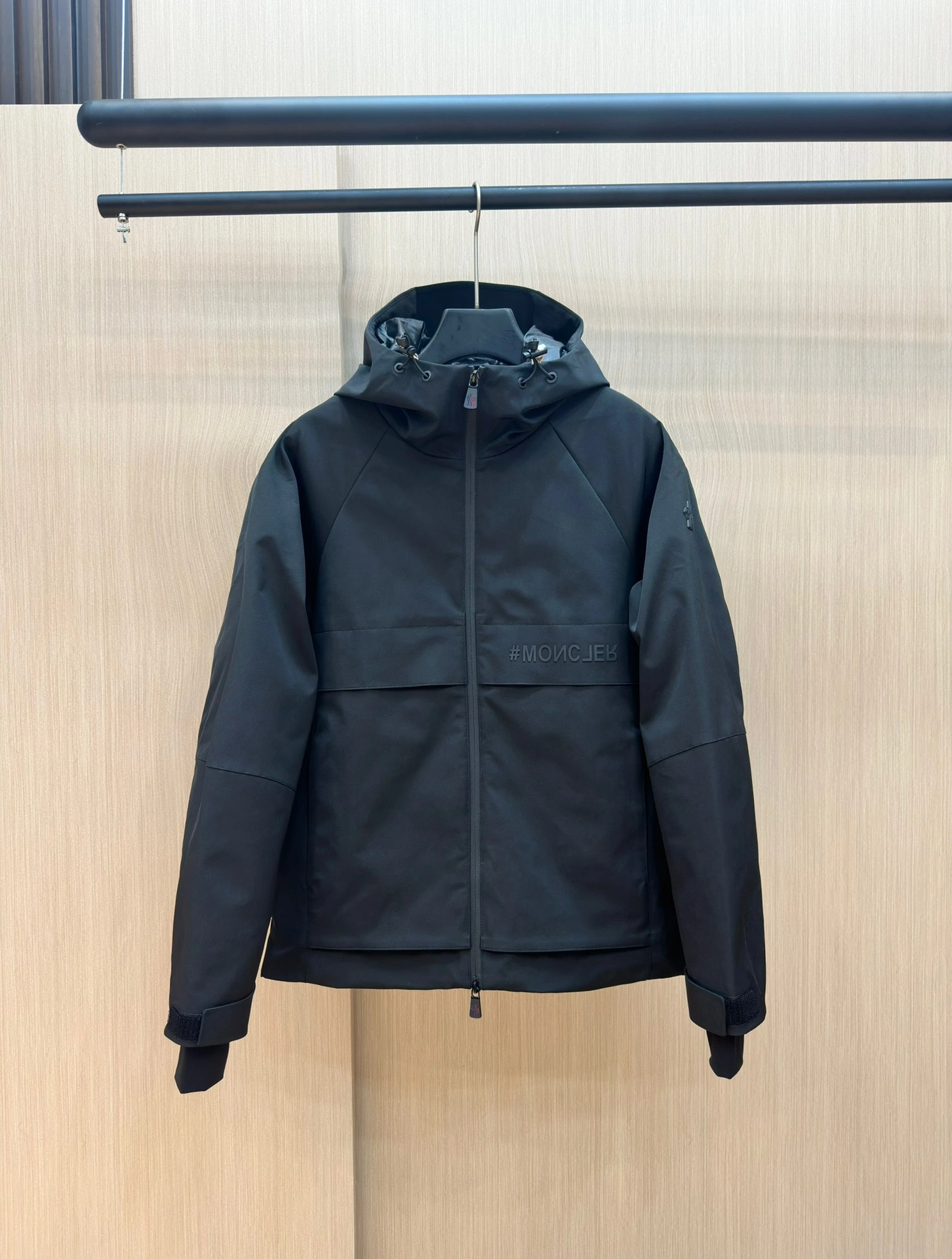 Moncler Down Jackets Classic 145829