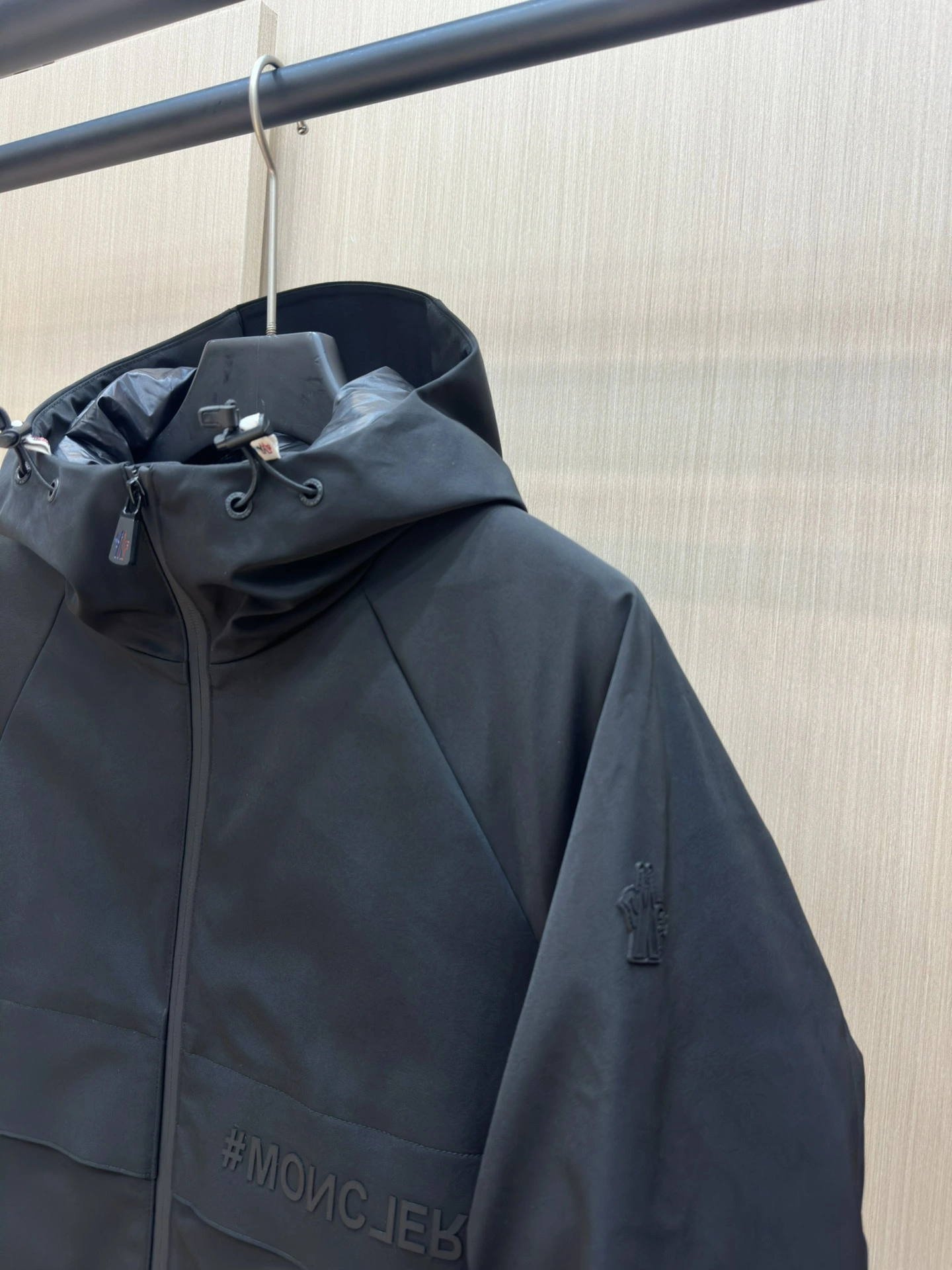 Moncler Down Jackets Classic 145829