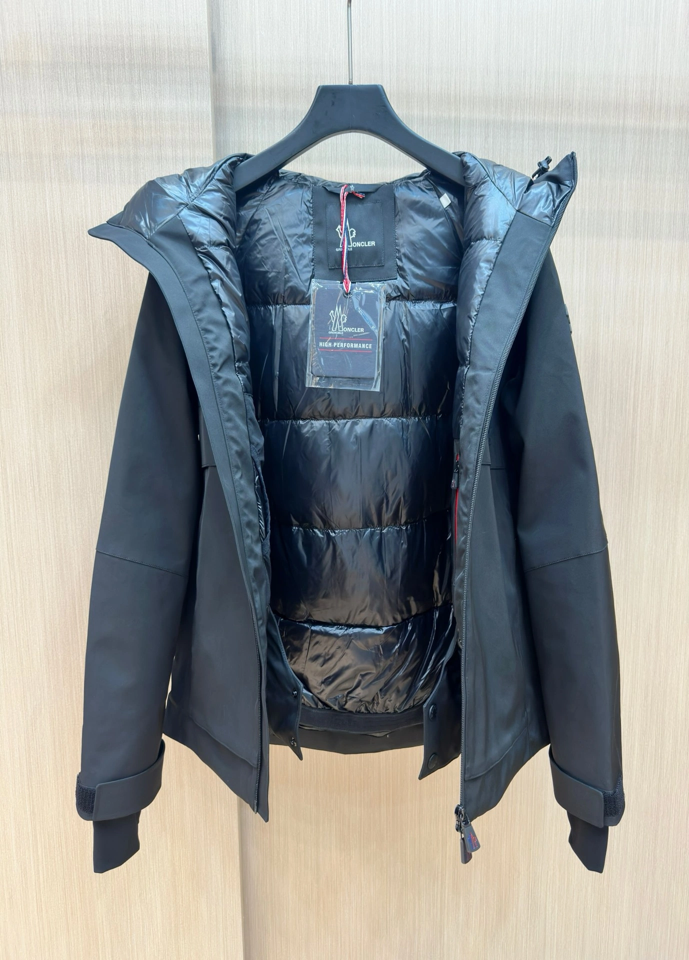 Moncler Down Jackets Classic 145829