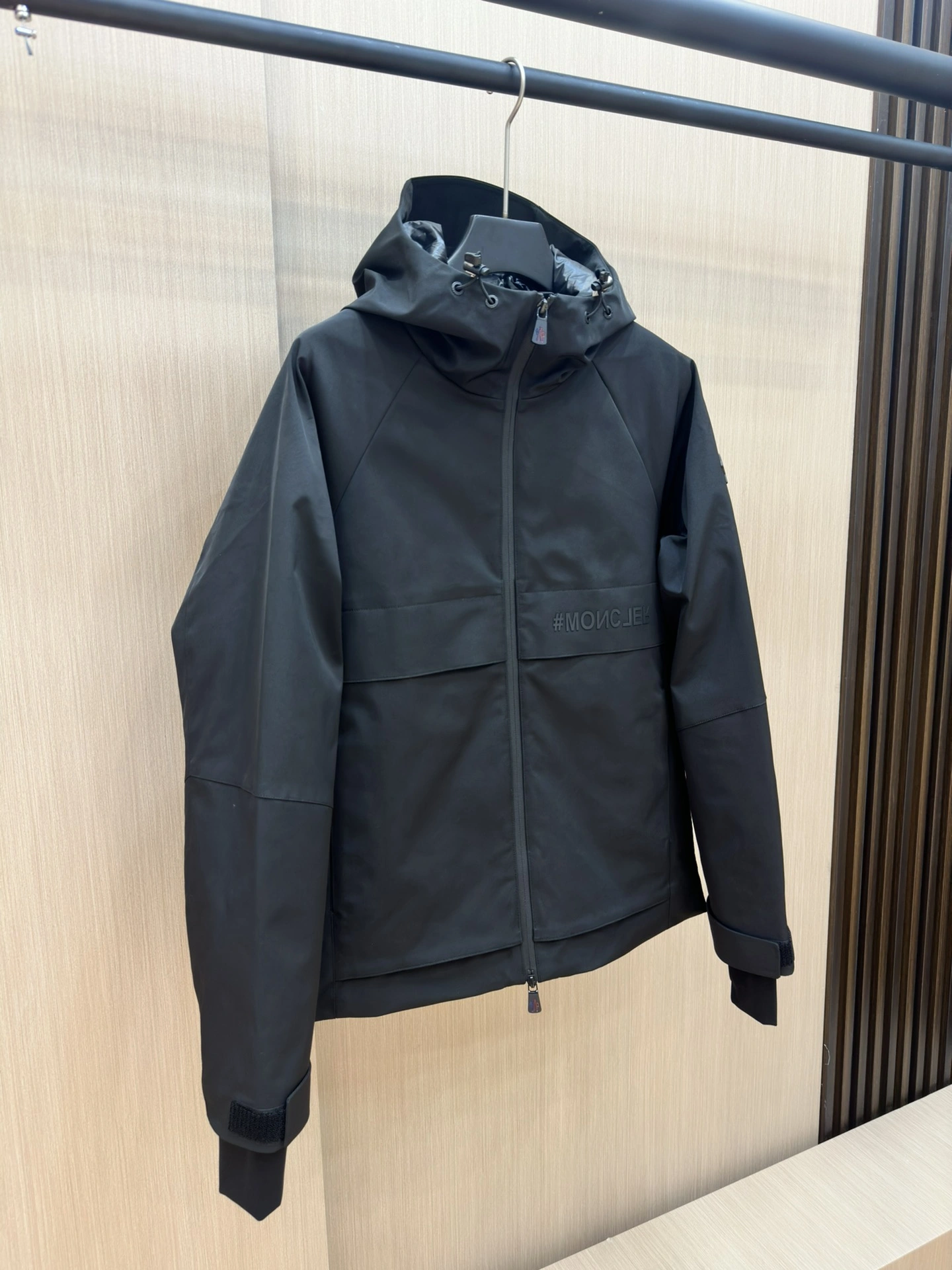 Moncler Down Jackets Classic 145829
