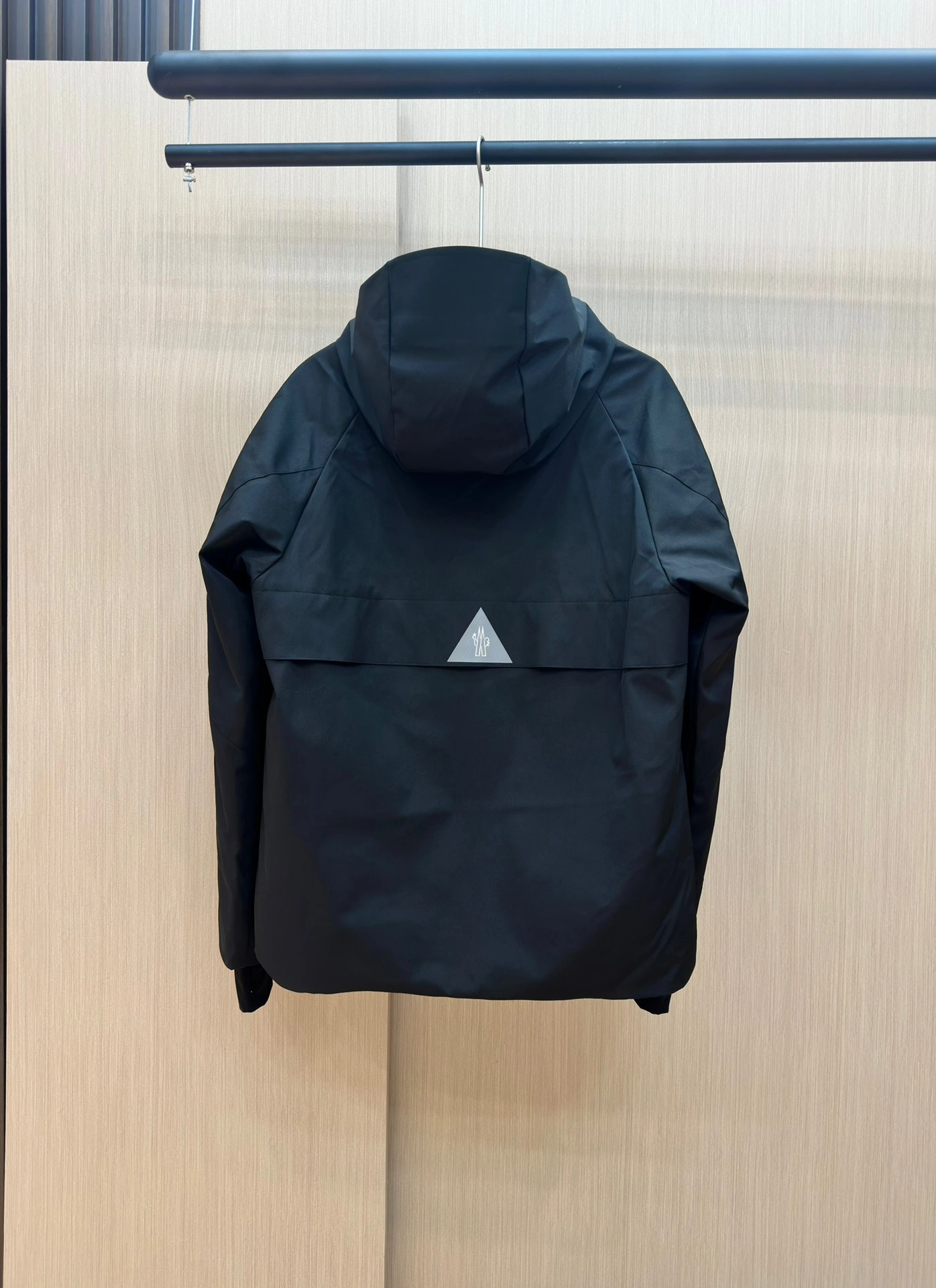 Moncler Down Jackets Classic 145829