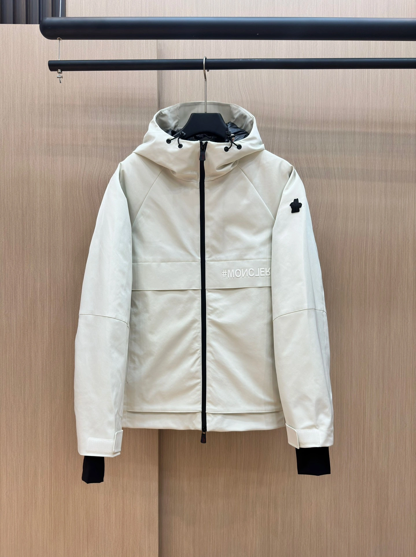 Casual Moncler Down Jackets 145831