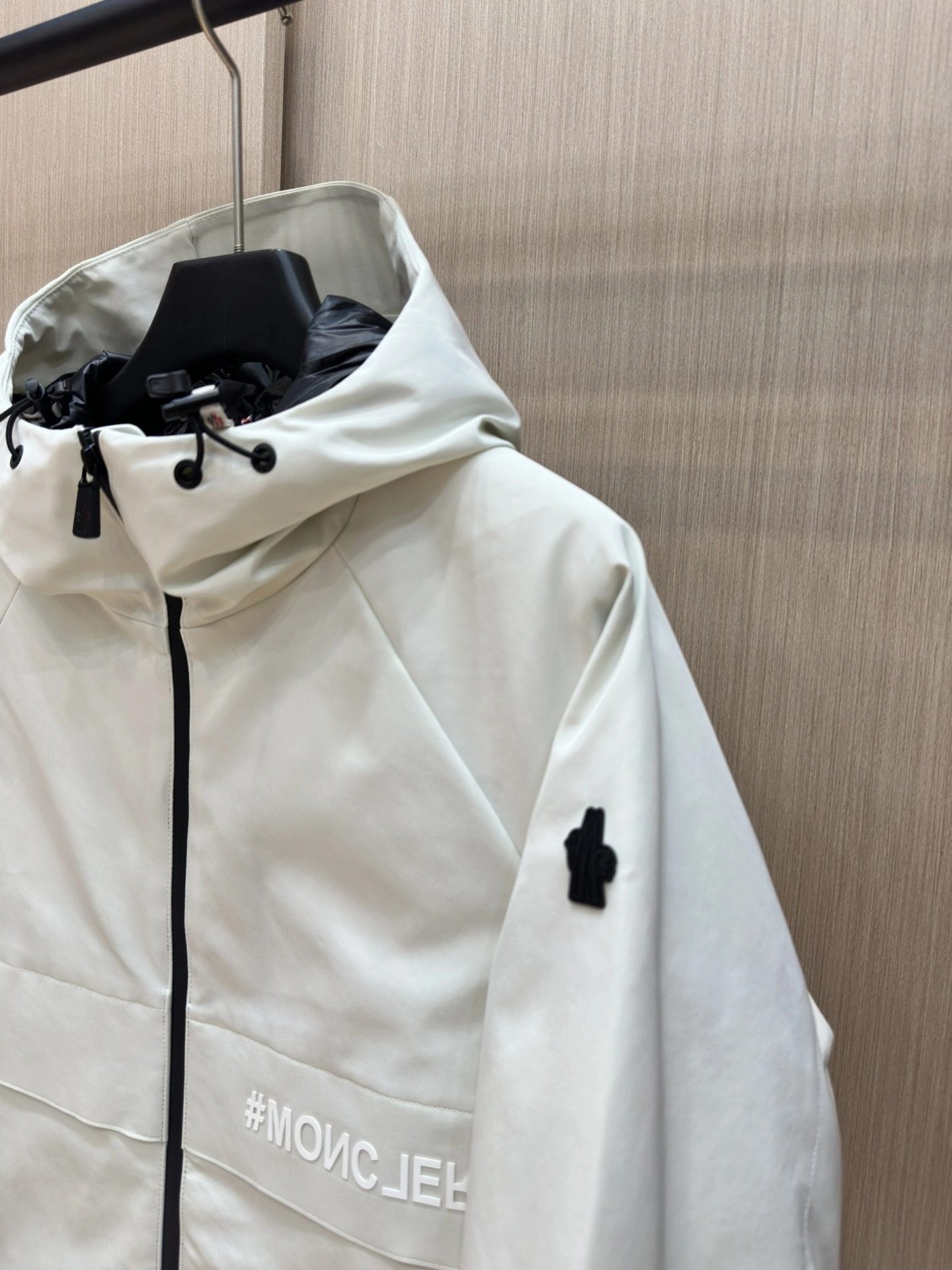 Casual Moncler Down Jackets 145831
