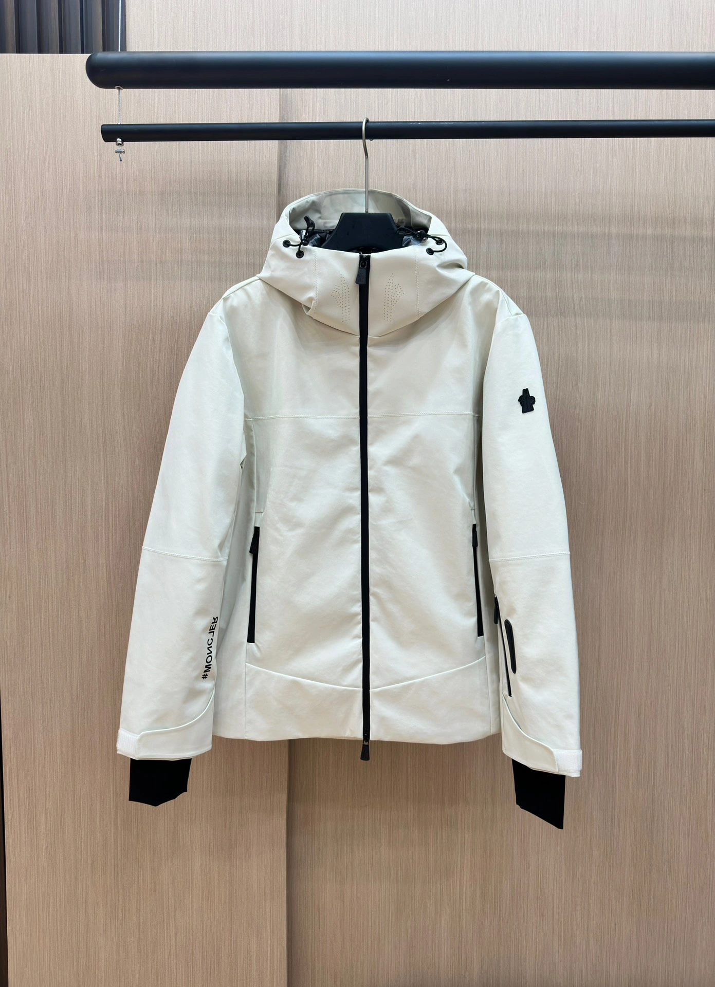 Moncler Down Jackets Bright 145836