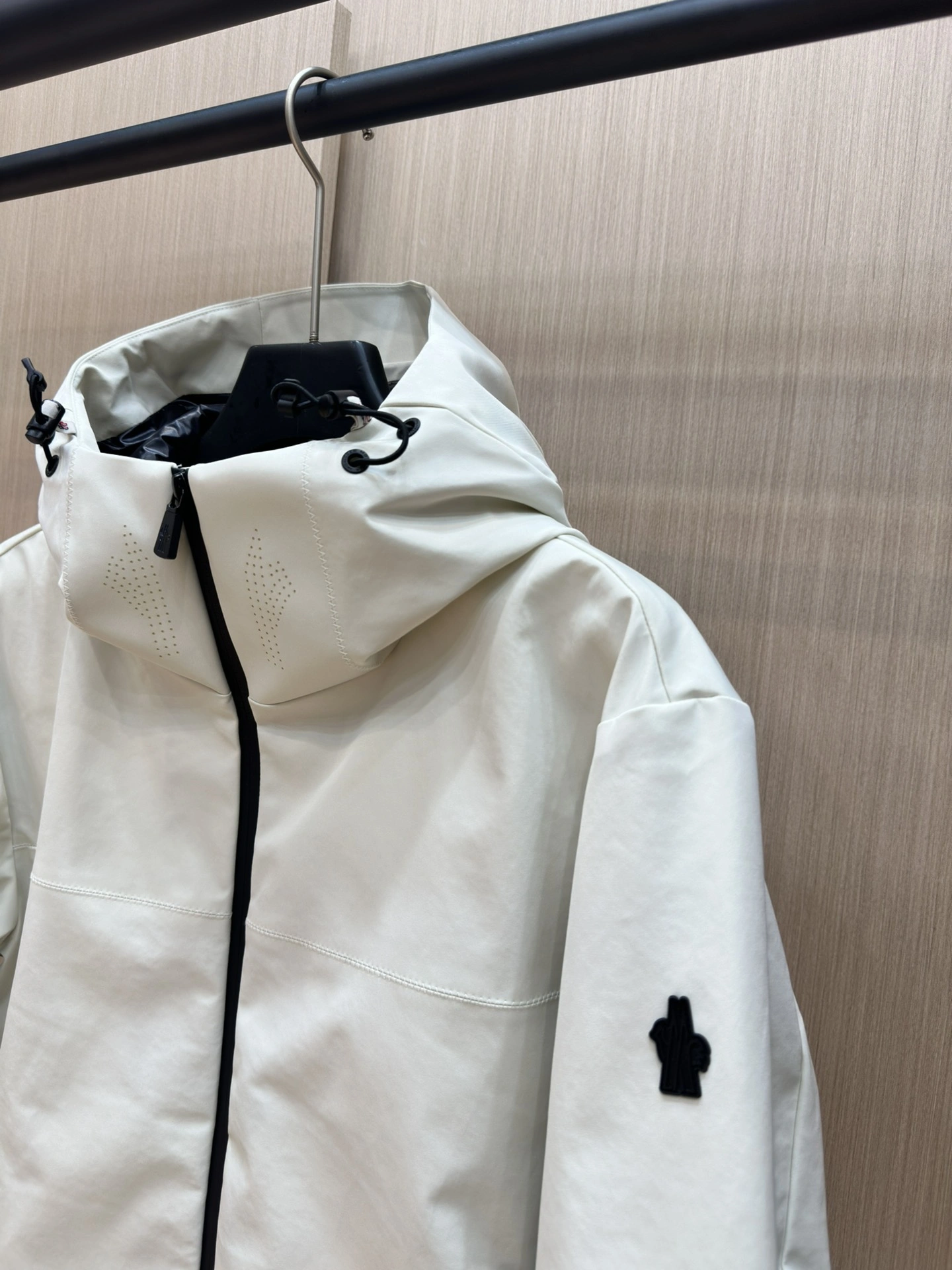 Moncler Down Jackets Bright 145836