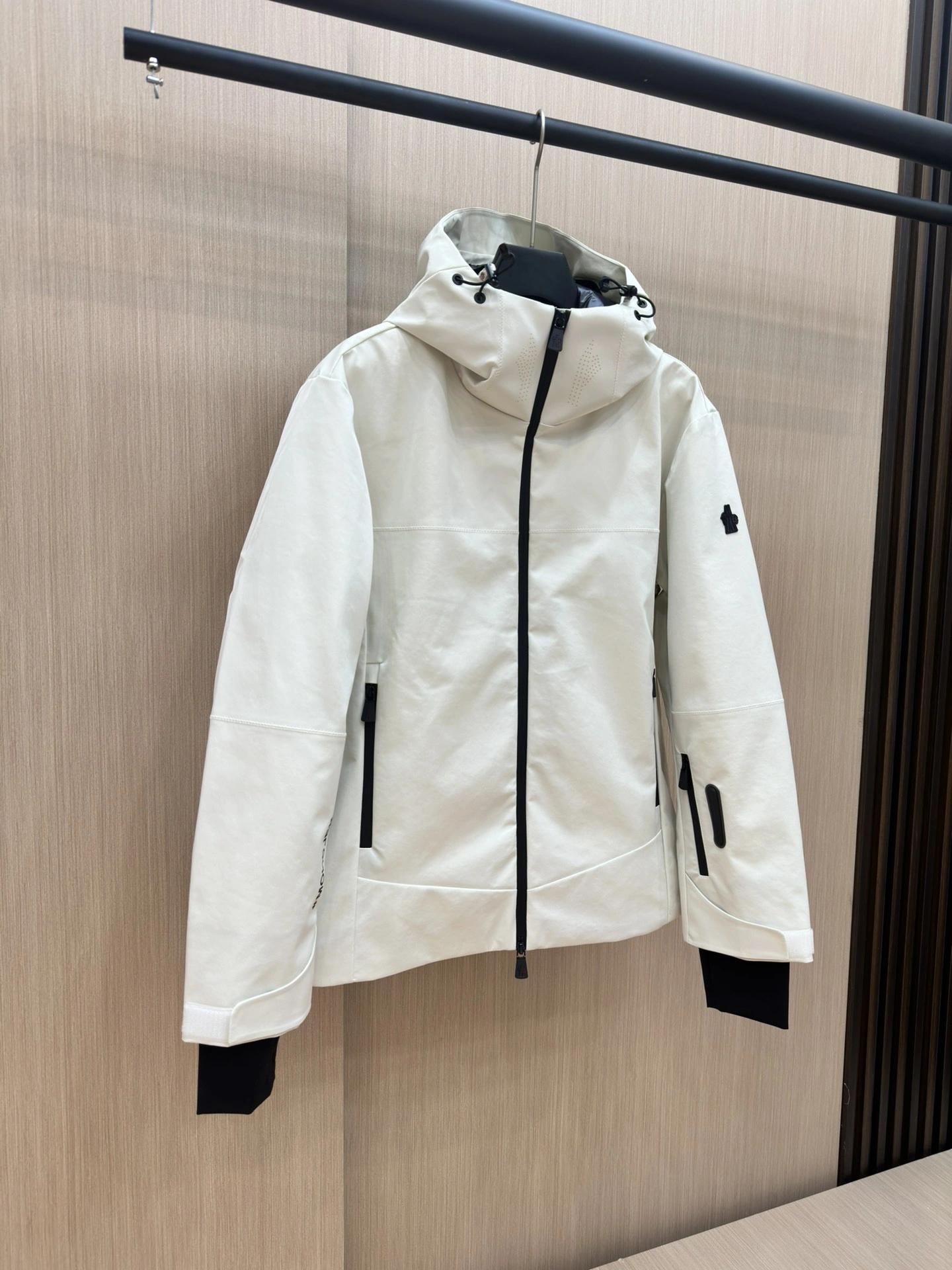 Moncler Down Jackets Bright 145836