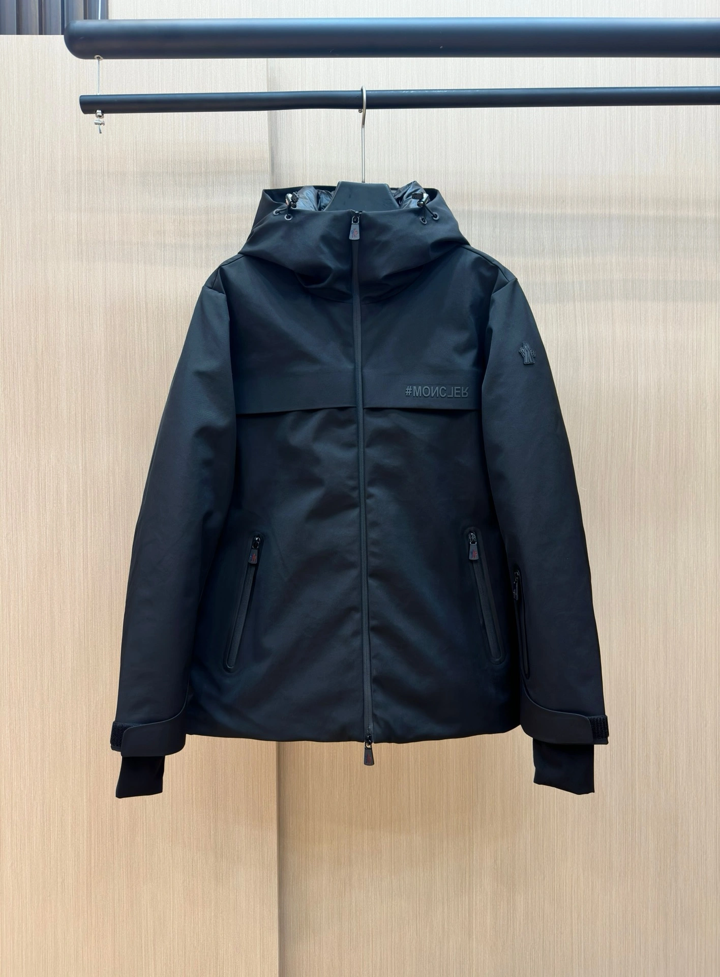 Bold Moncler Down Jackets 145841
