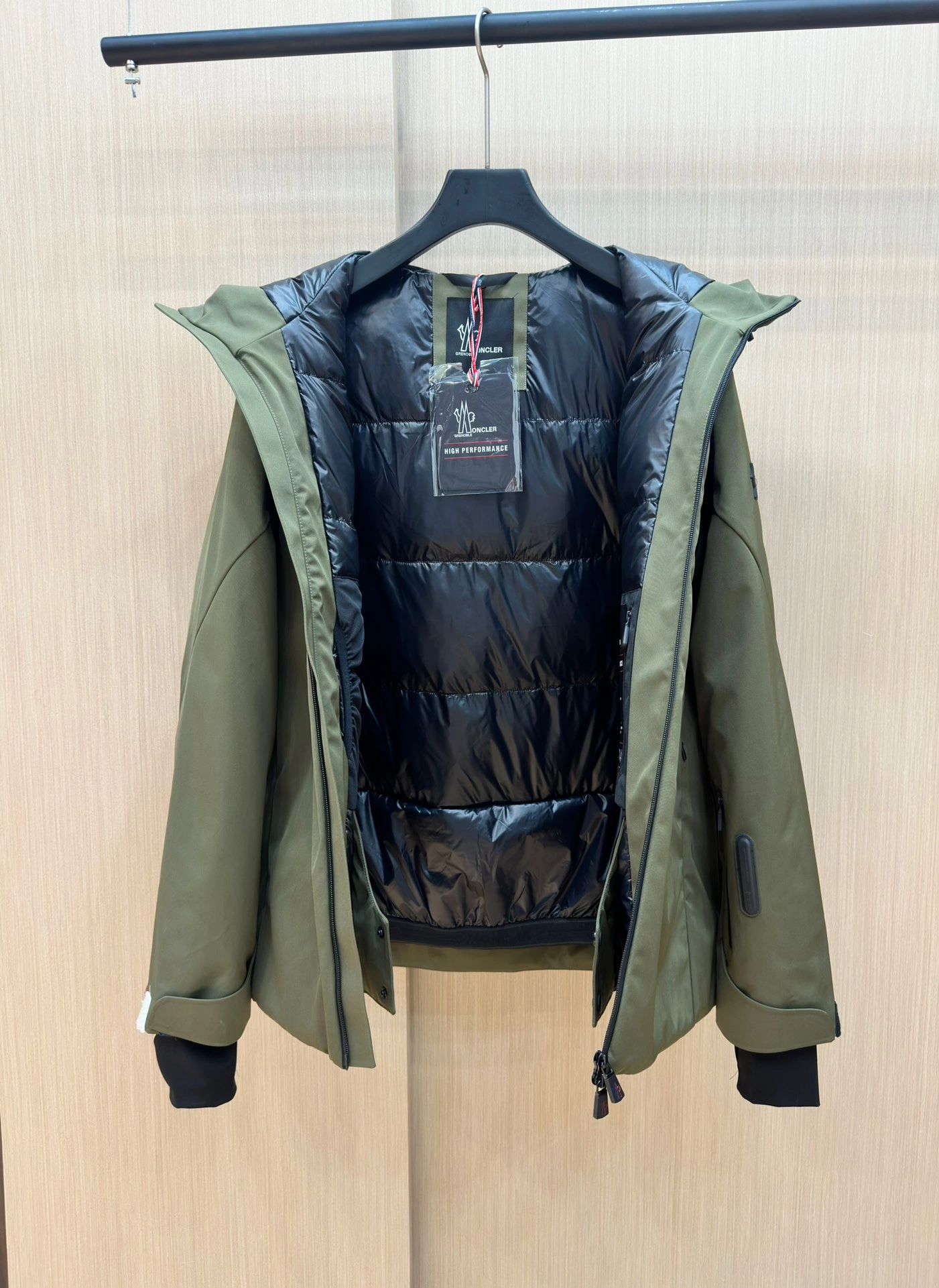 Chic Moncler Down Jackets 145838