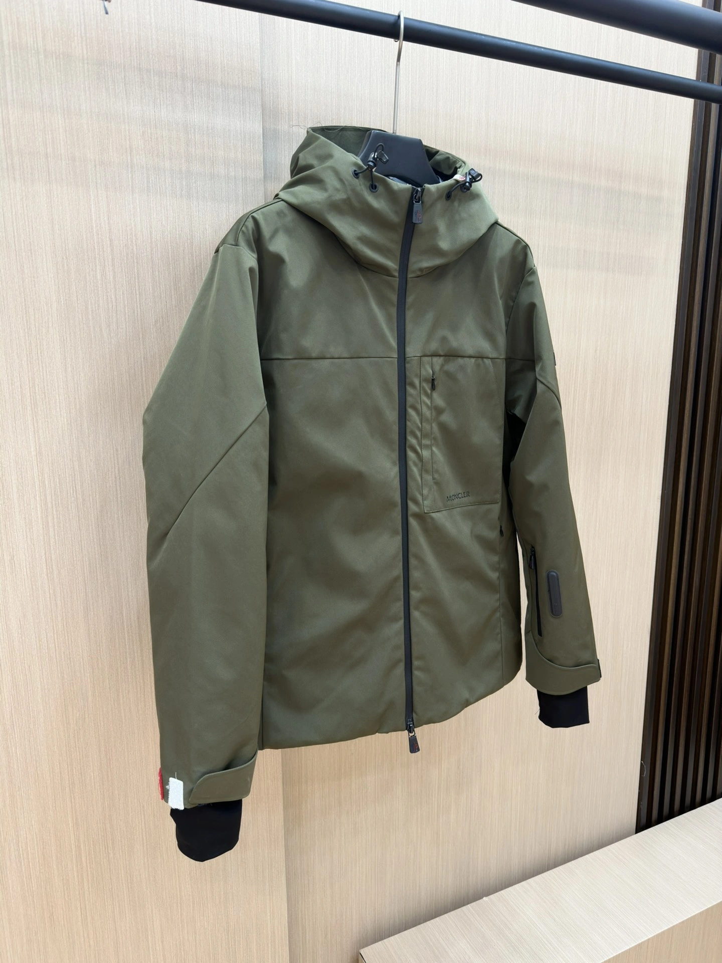 Chic Moncler Down Jackets 145838