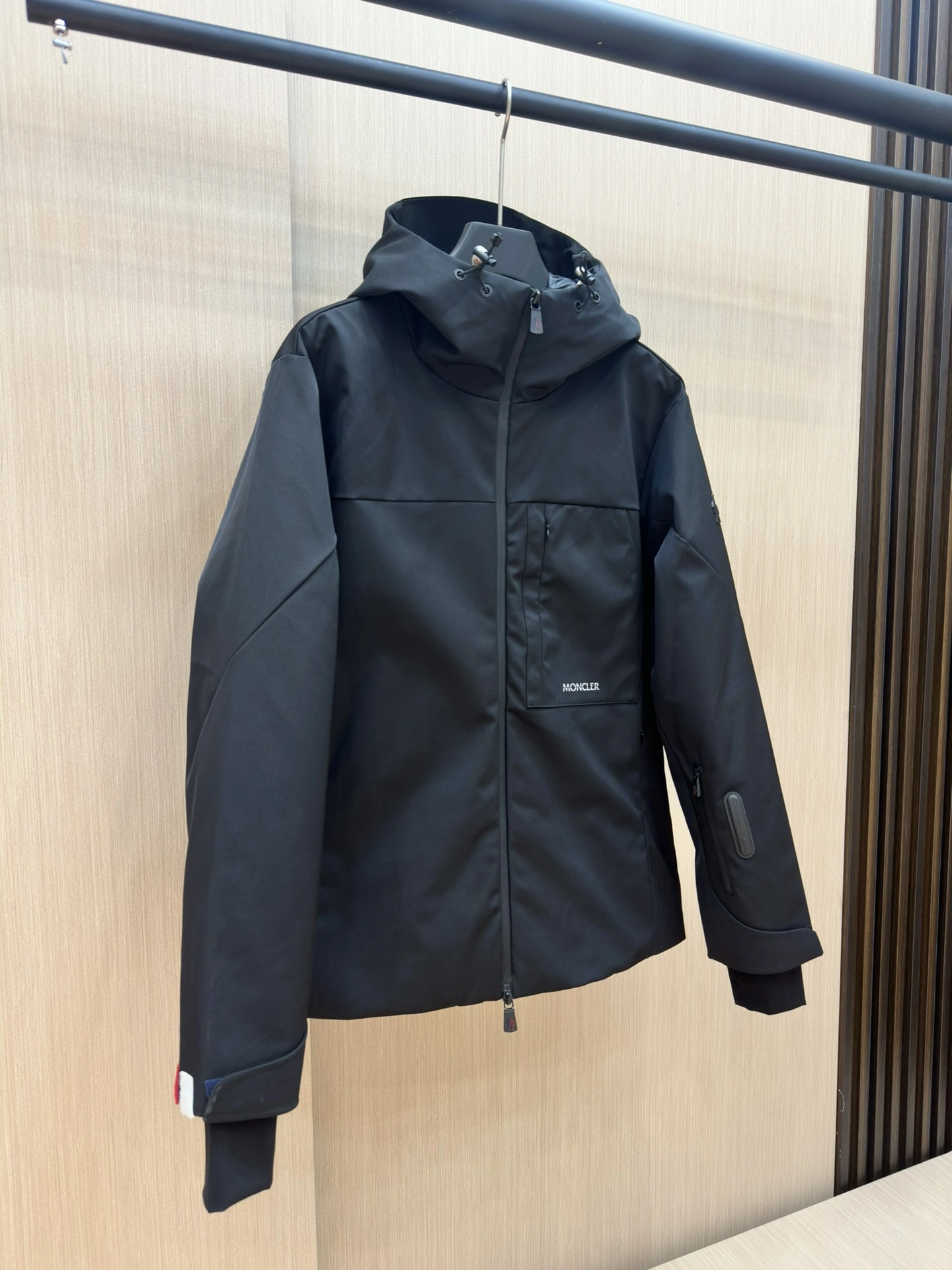 Moncler Down Jackets Sophisticated 145822