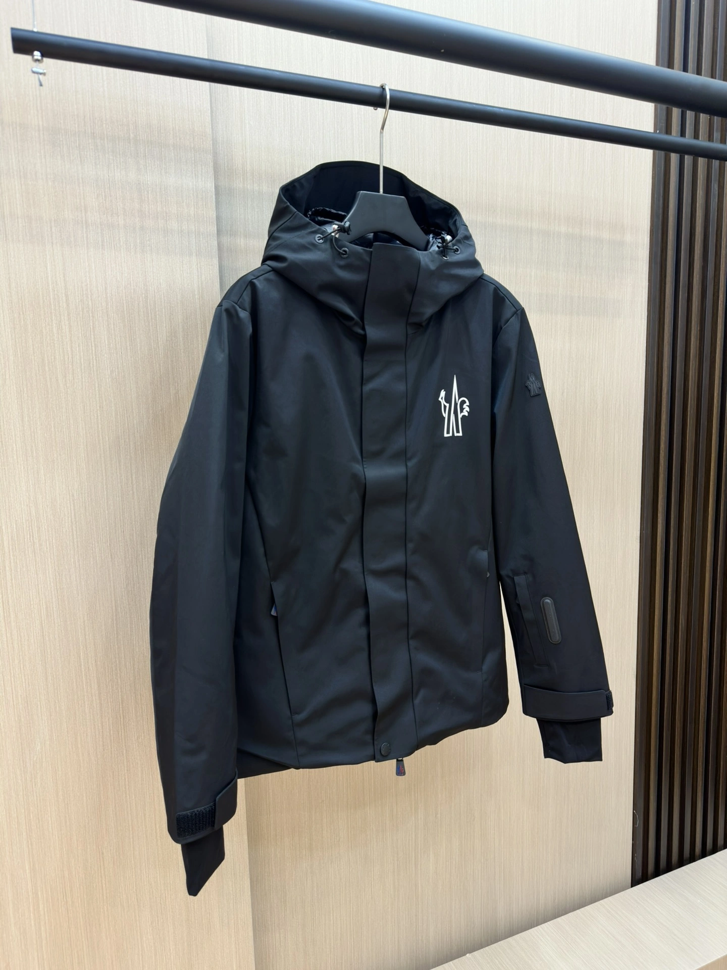 Moncler Down Jackets Bright 145823