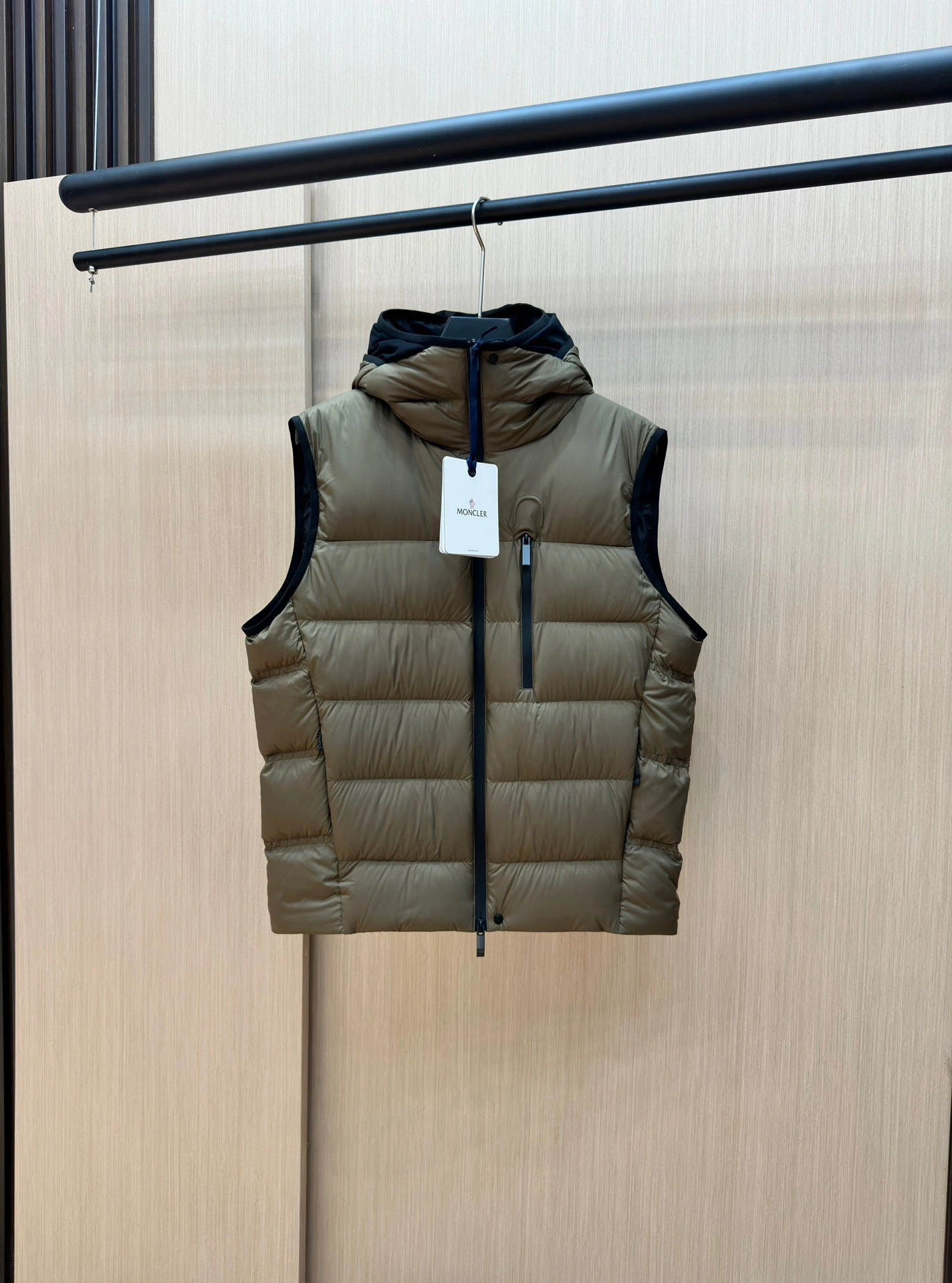 Moncler Down Jackets Modern 145819