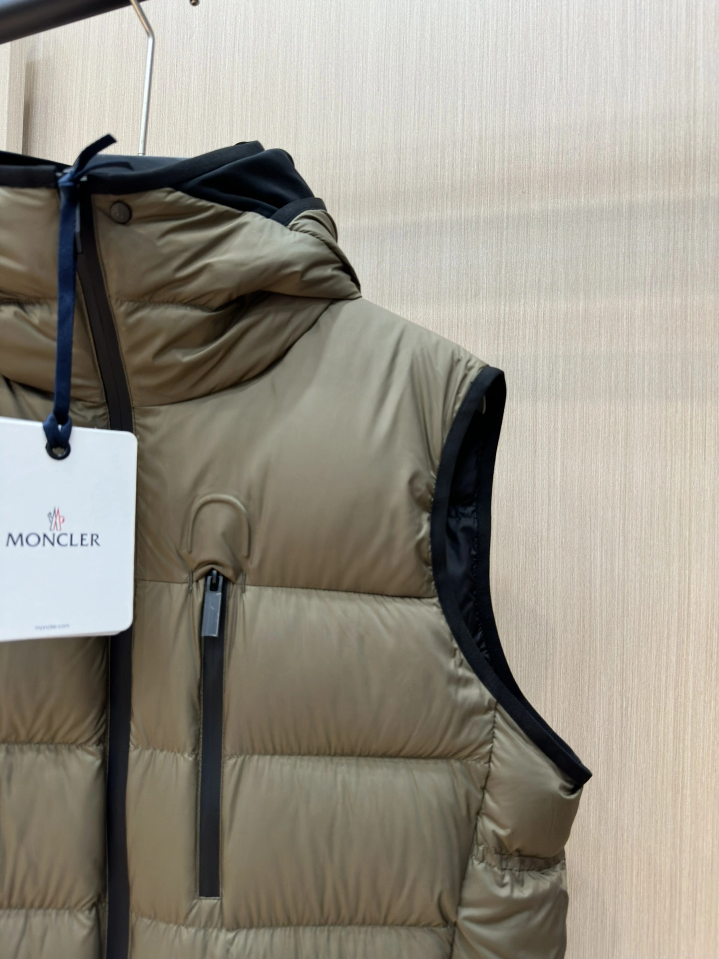 Moncler Down Jackets Modern 145819