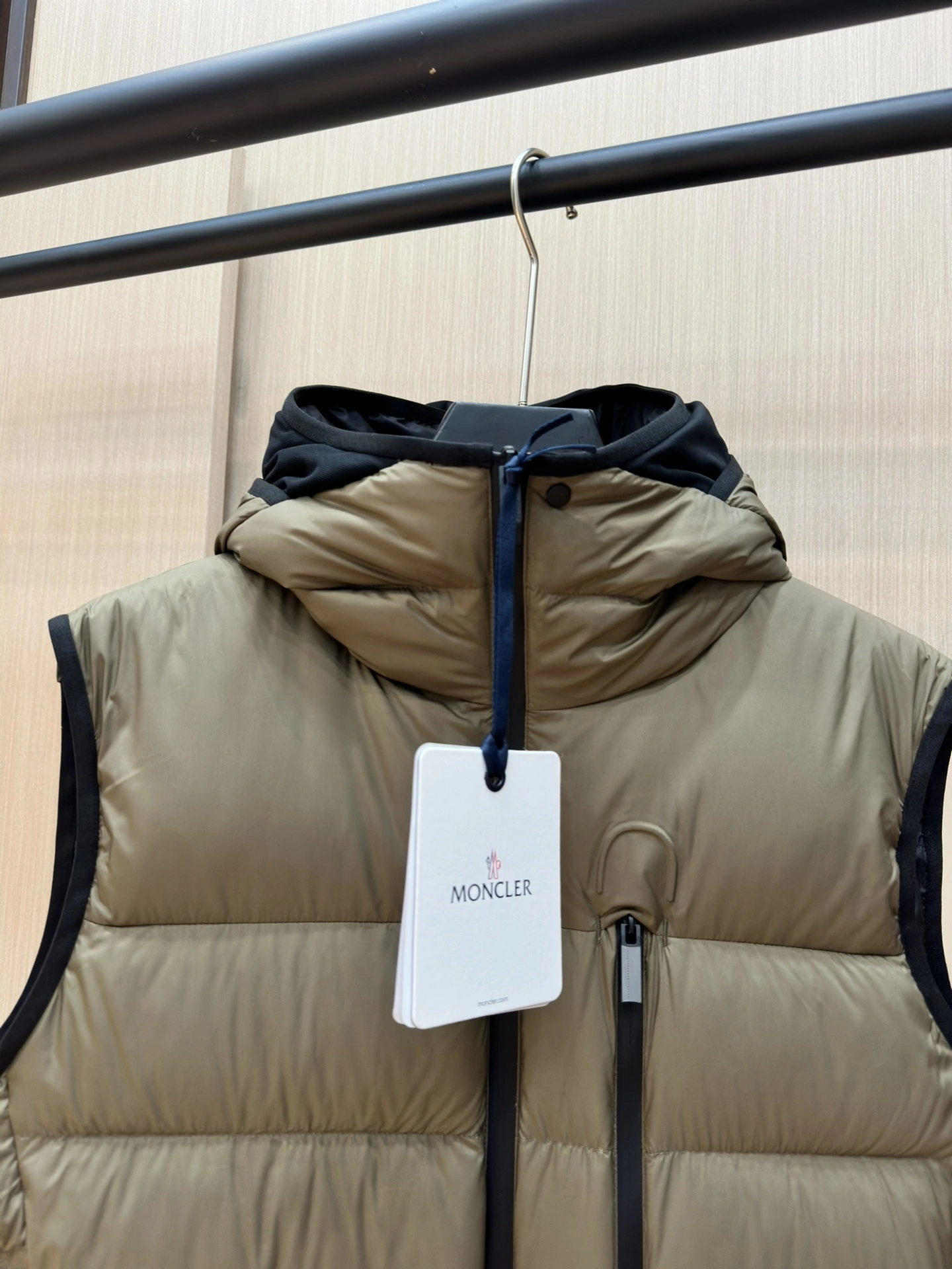 Moncler Down Jackets Modern 145819