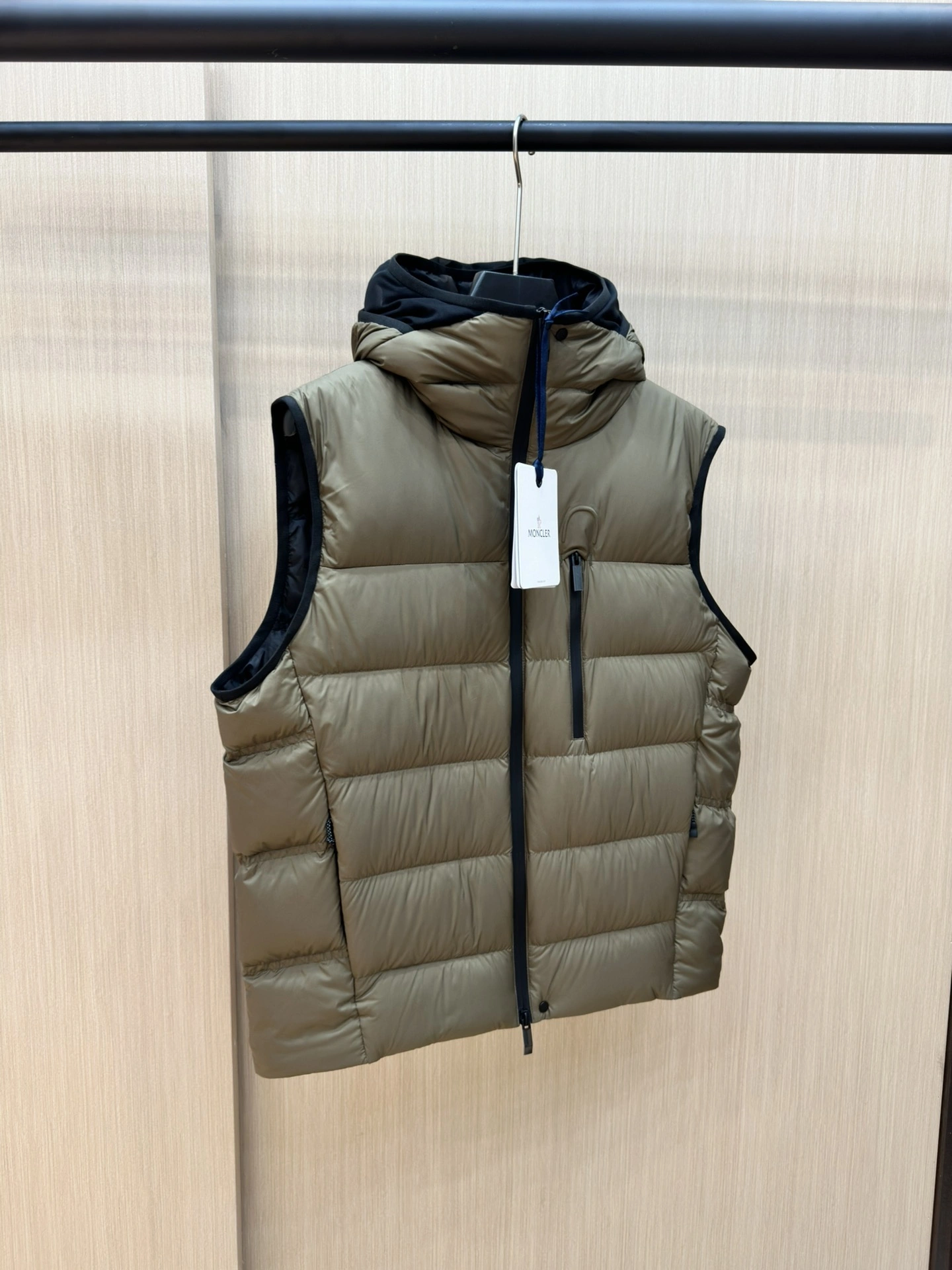 Moncler Down Jackets Modern 145819