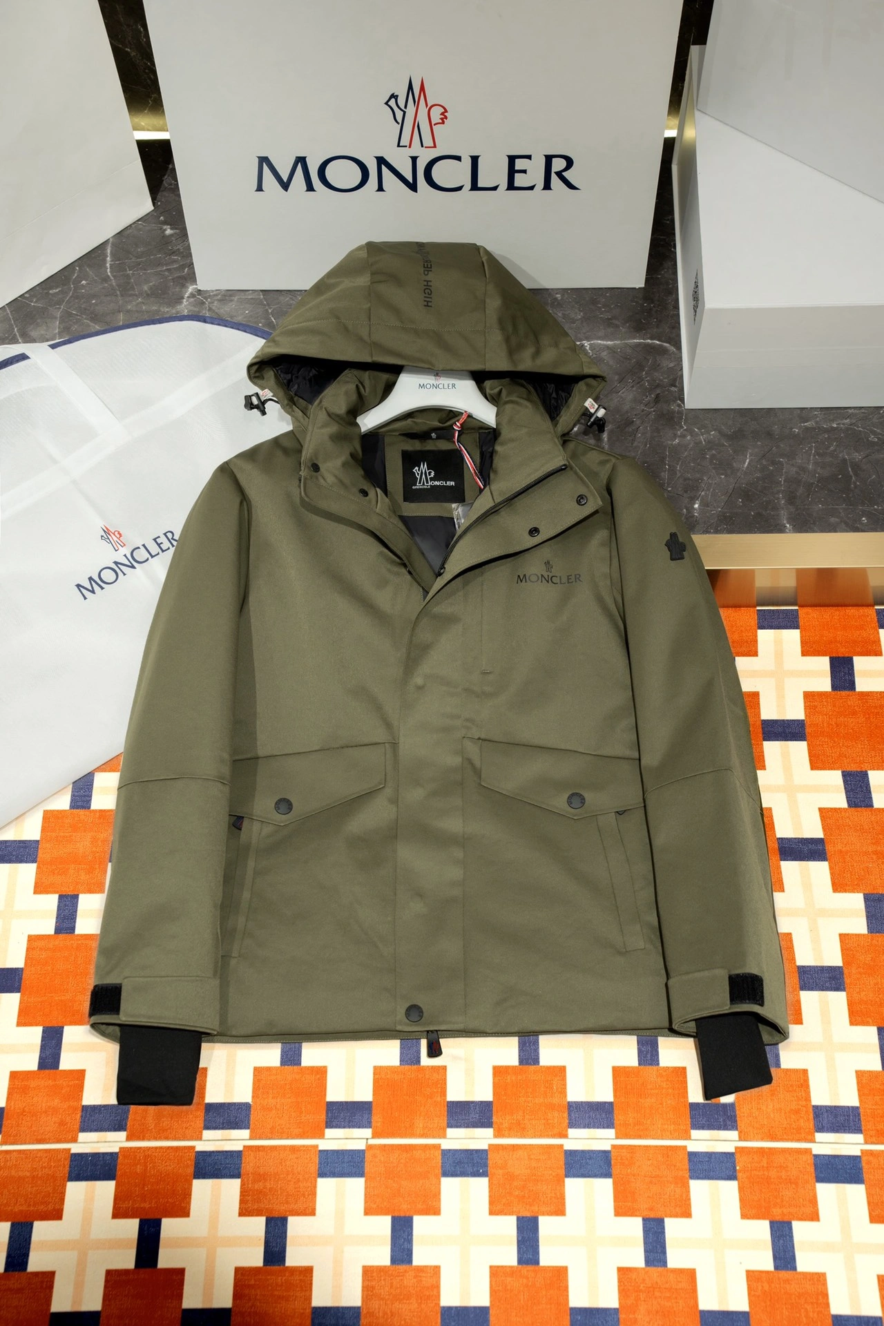 Moncler Down Jackets Unique 145816