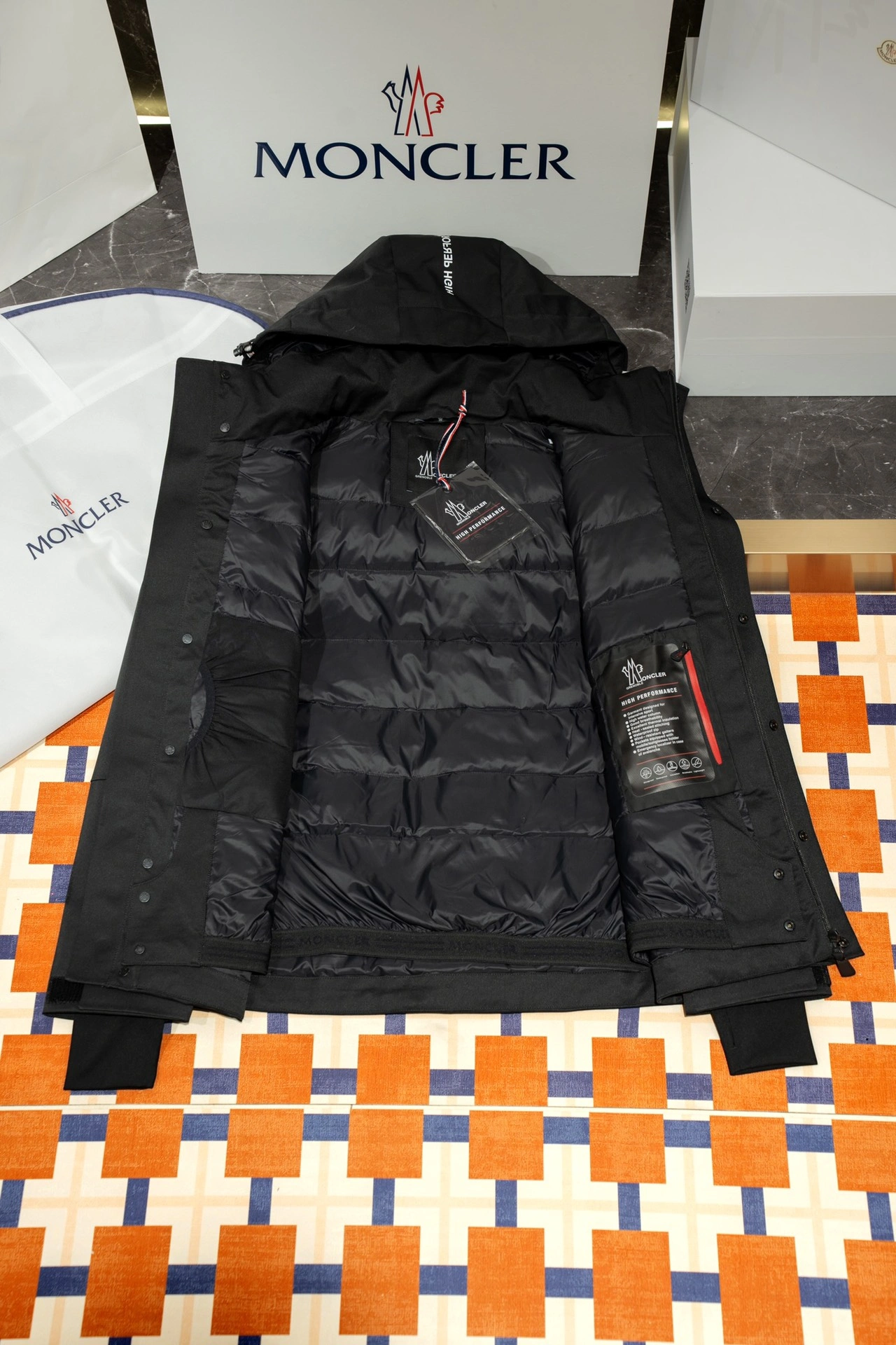Durable Moncler Down Jackets 145813