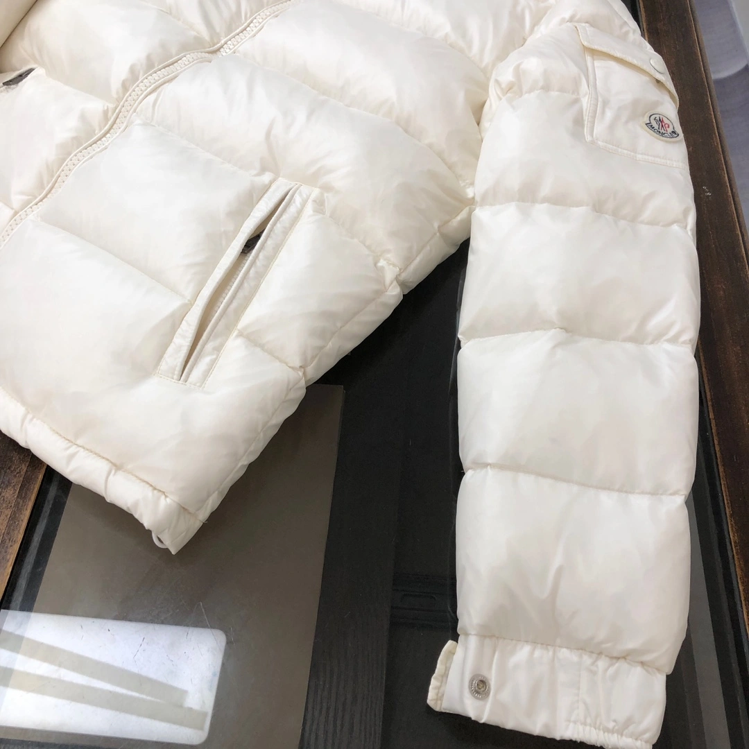 Casual Moncler Down Jackets 145812