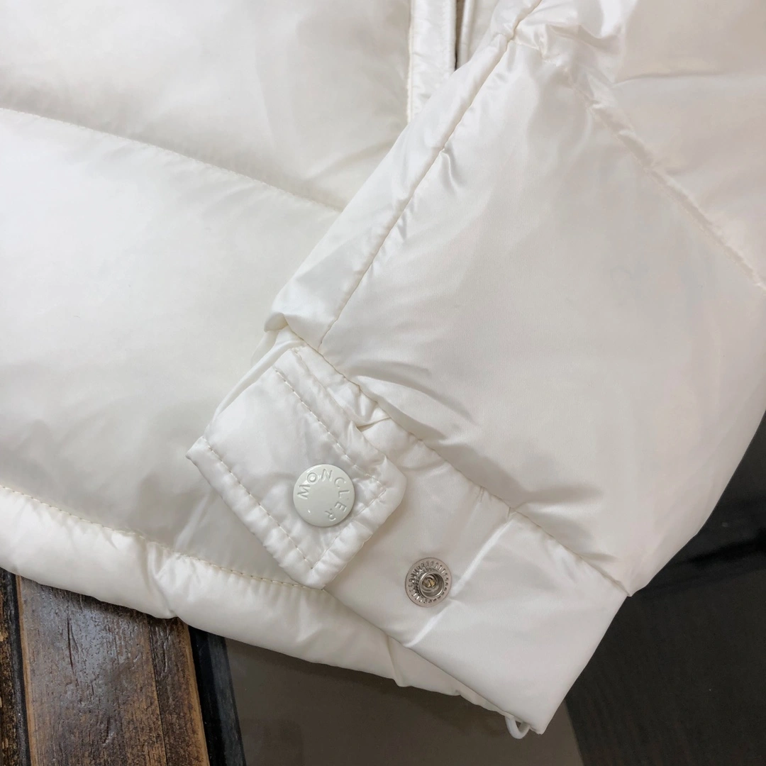Casual Moncler Down Jackets 145812