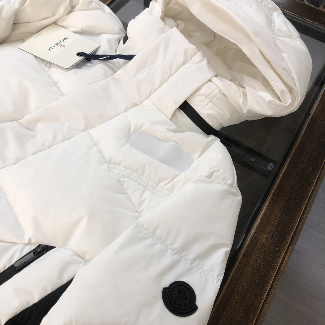 Resilient Moncler Down Jackets 145814