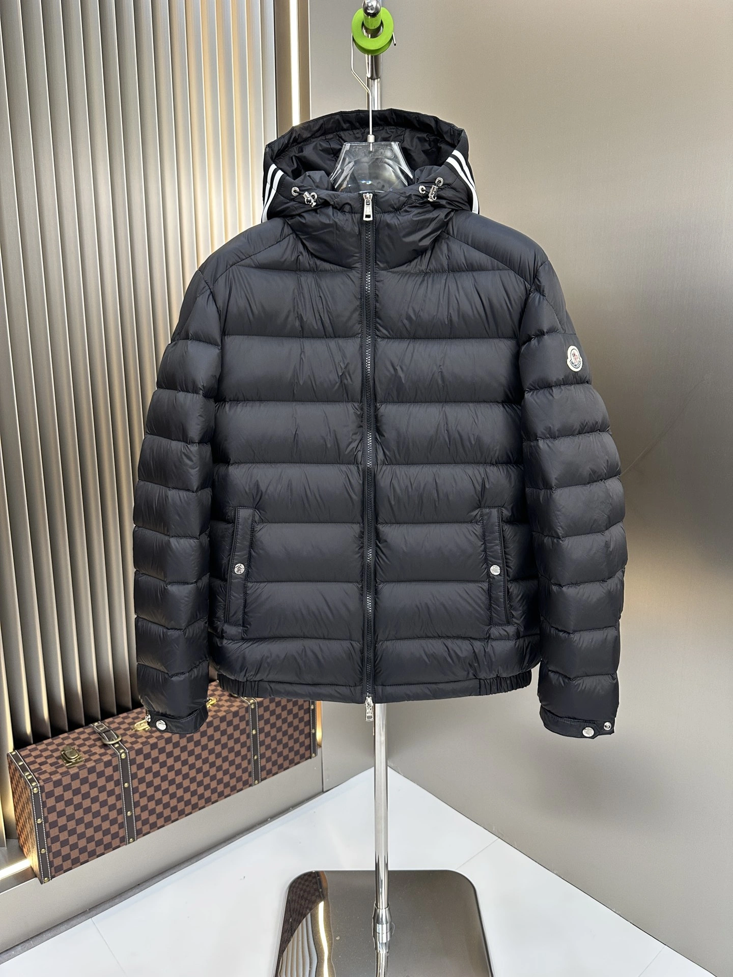 Refined Moncler Down Jackets 145807
